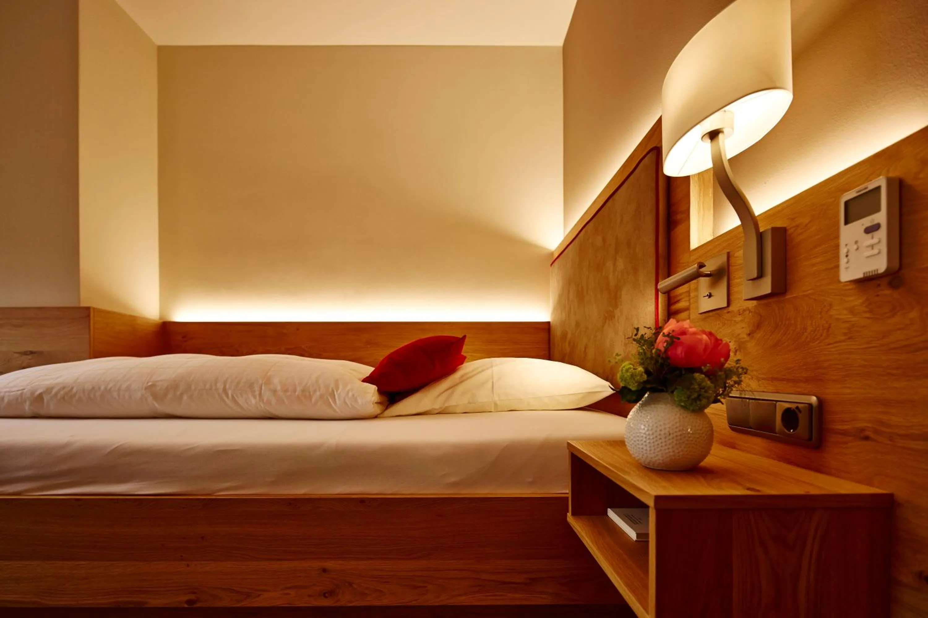 Bed in Hotel Bommersheim