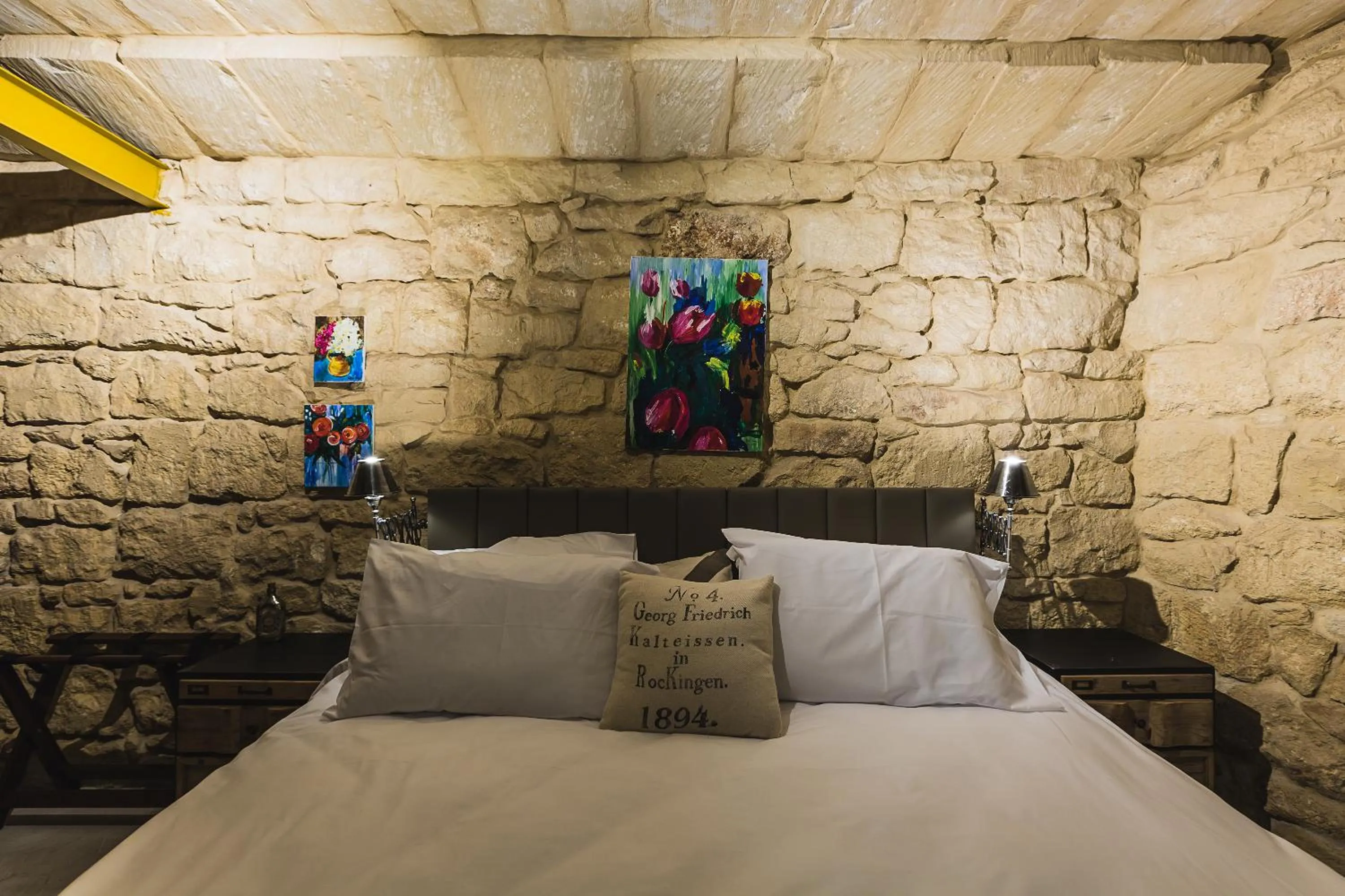 Bed in Talbot & Bons Bed & Breakfast