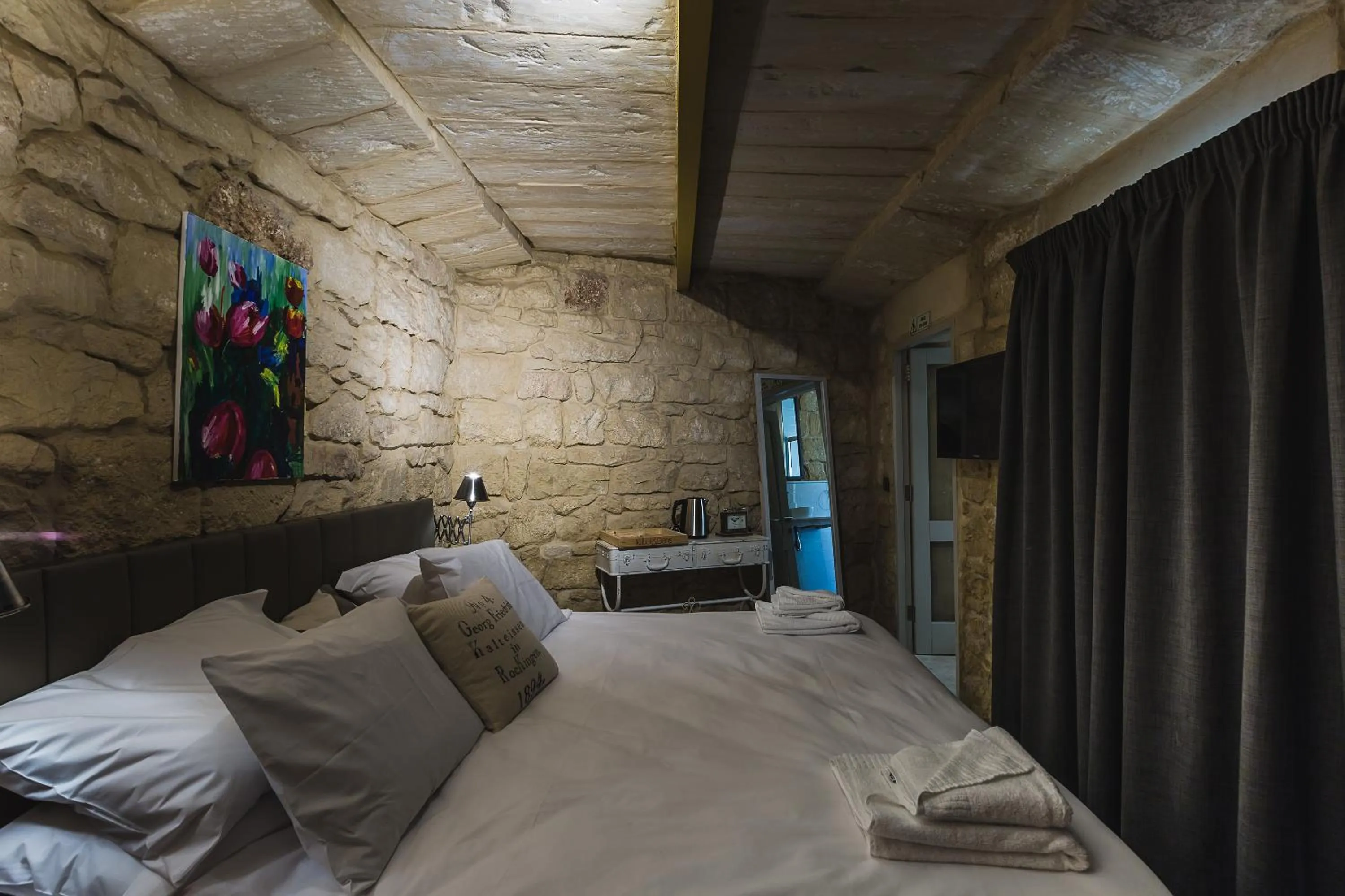 Bed in Talbot & Bons Bed & Breakfast