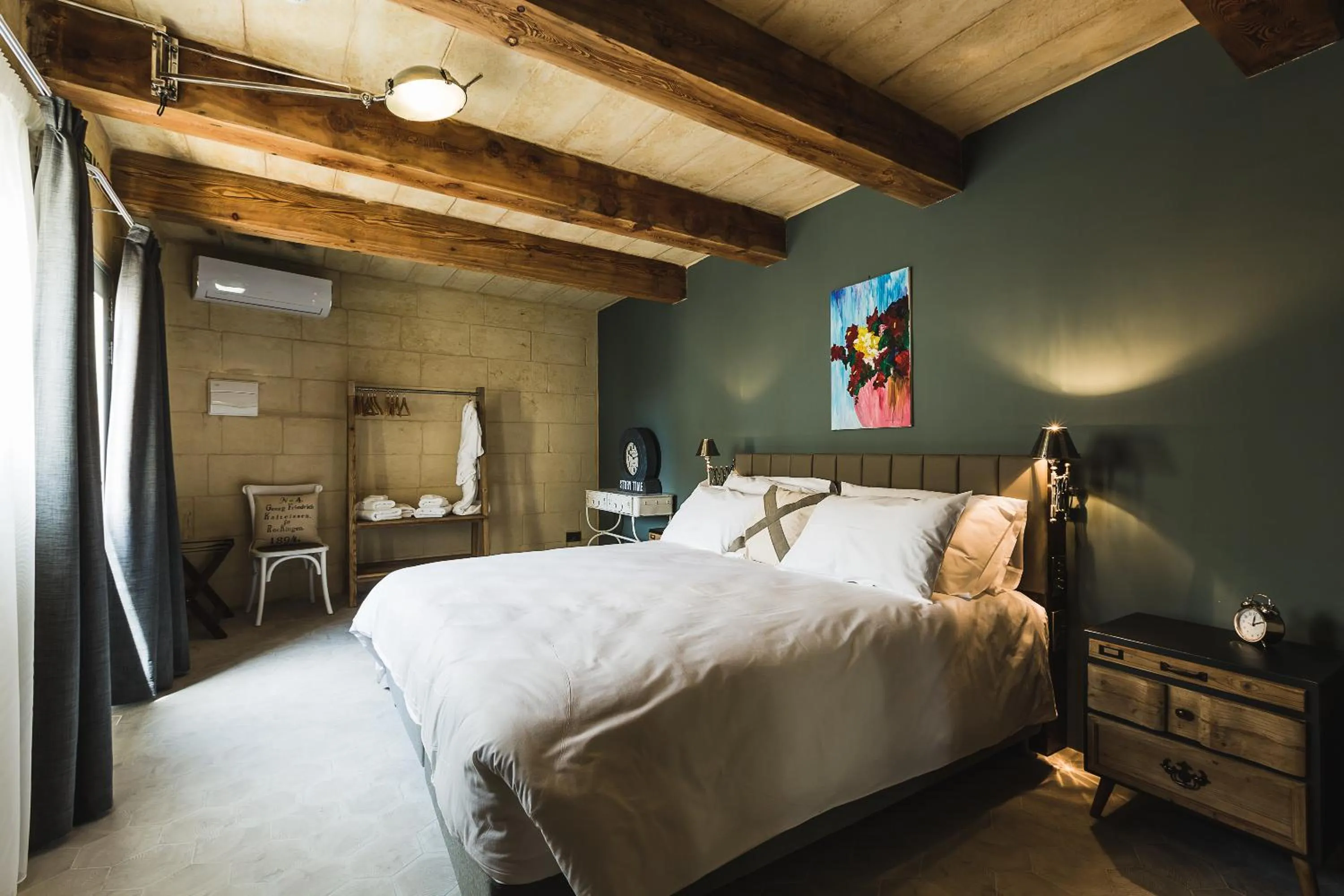 Bed in Talbot & Bons Bed & Breakfast