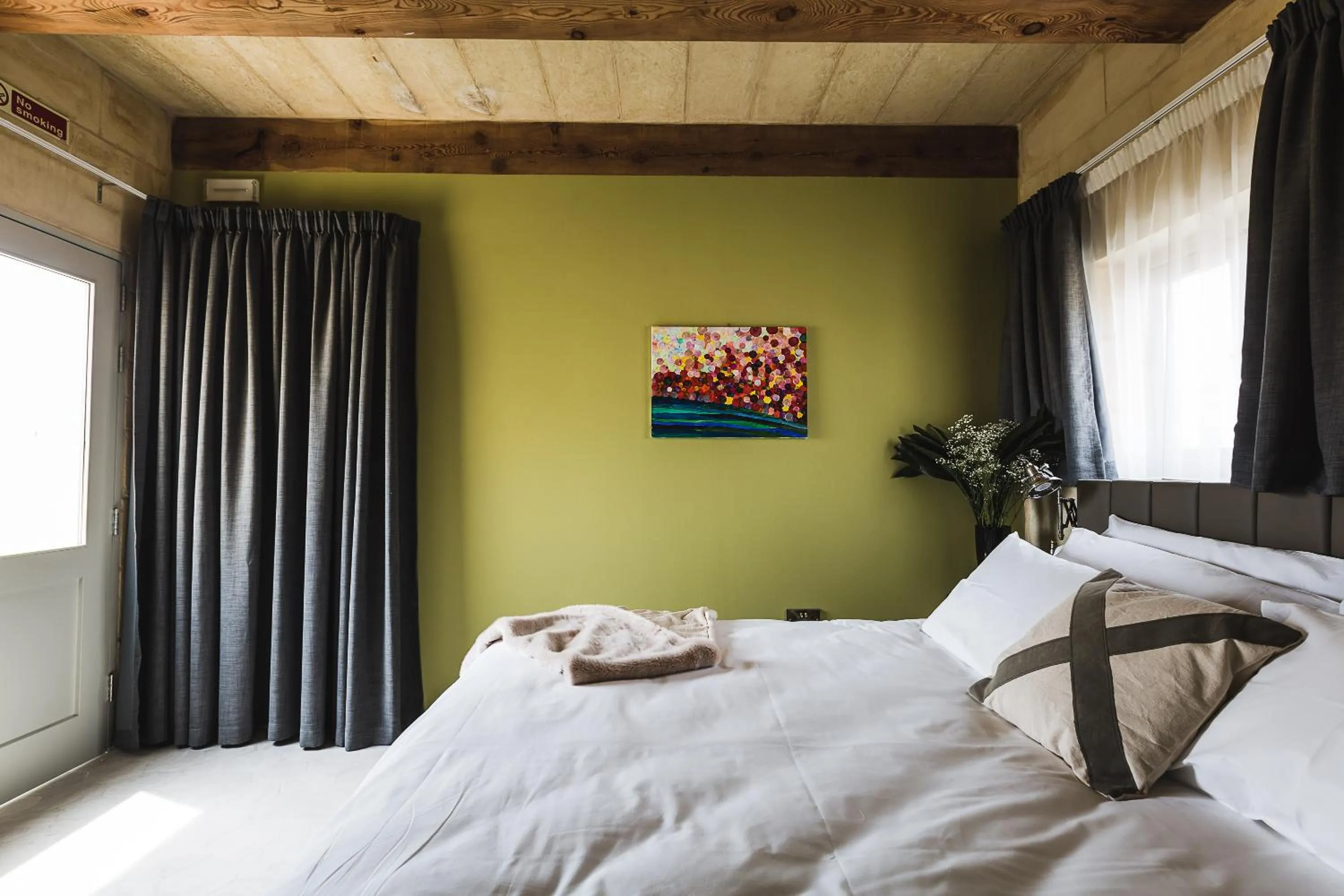 Bed in Talbot & Bons Bed & Breakfast