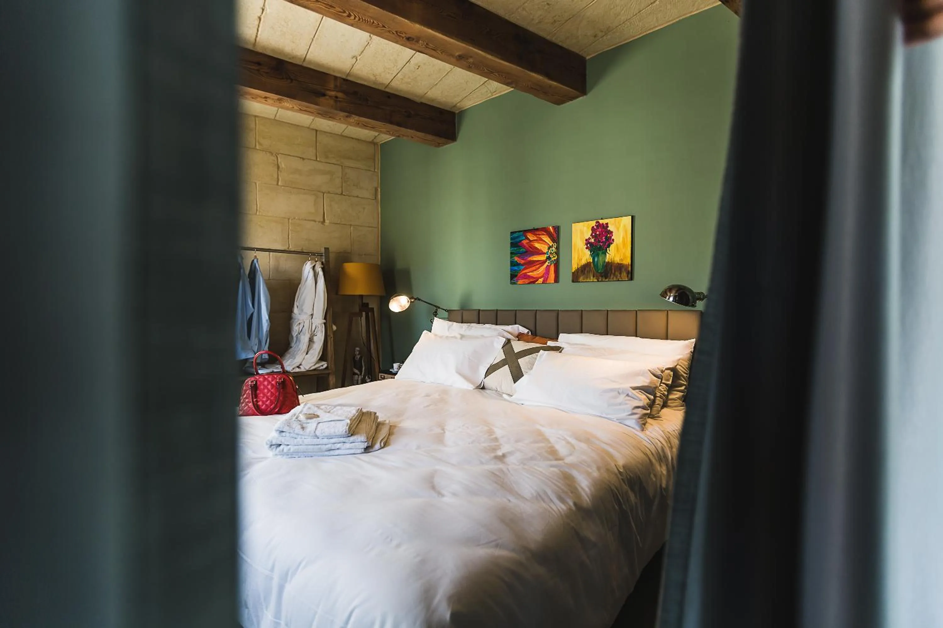 Bed in Talbot & Bons Bed & Breakfast