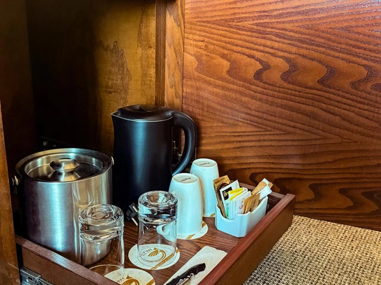Coffee/tea facilities in FLY INN BAKU