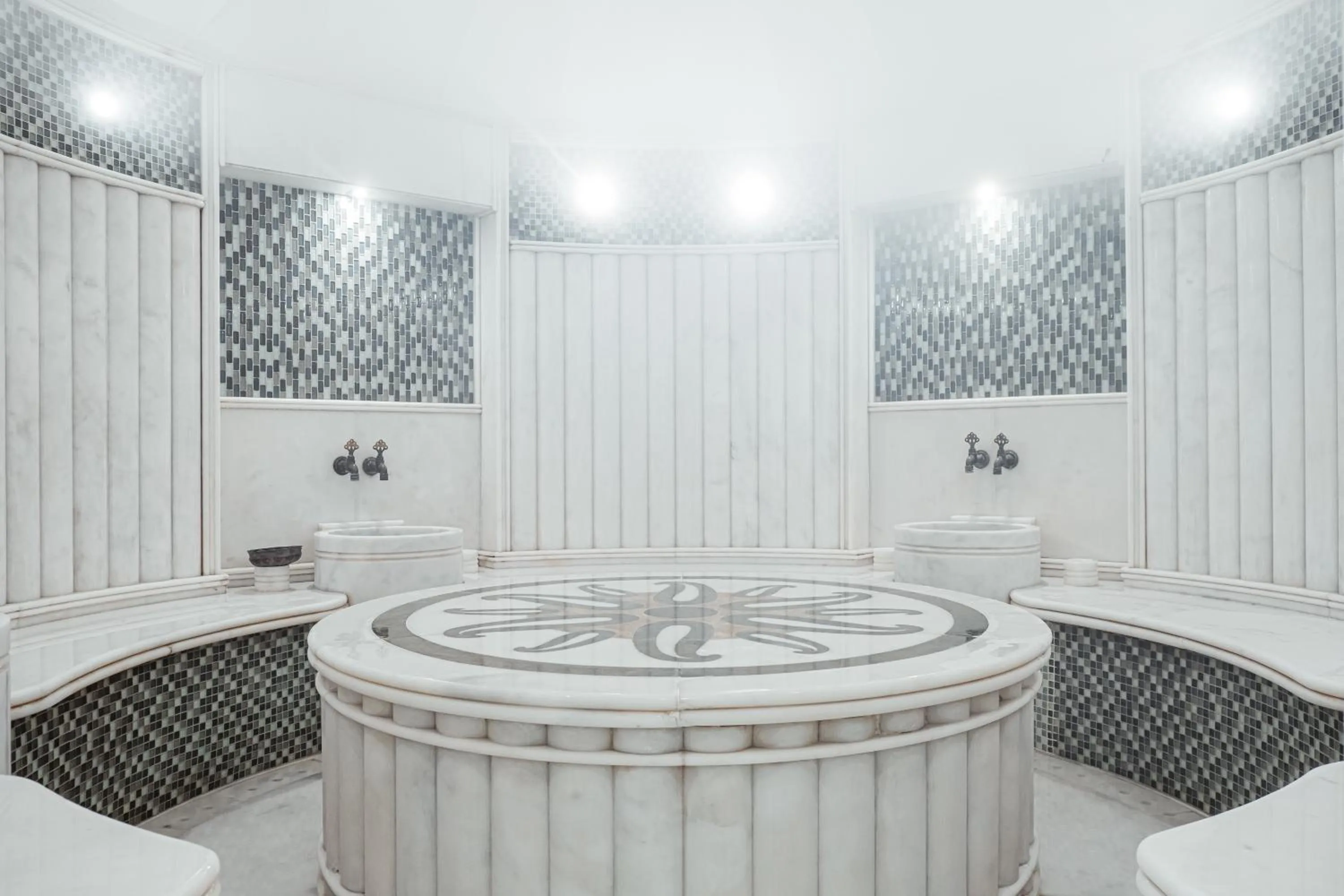 Spa and wellness centre/facilities in FLY INN BAKU