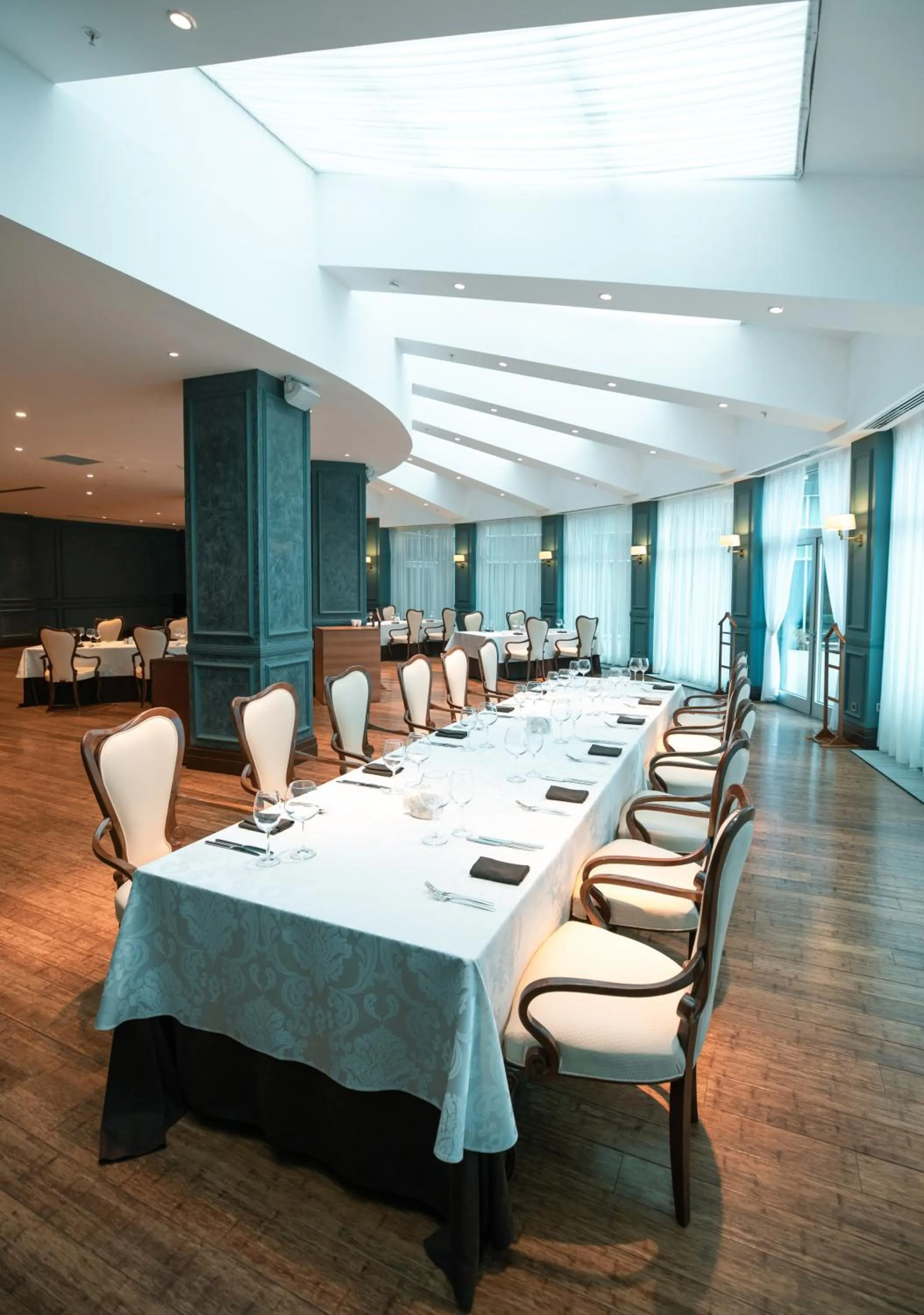 Restaurant/places to eat in FLY INN BAKU