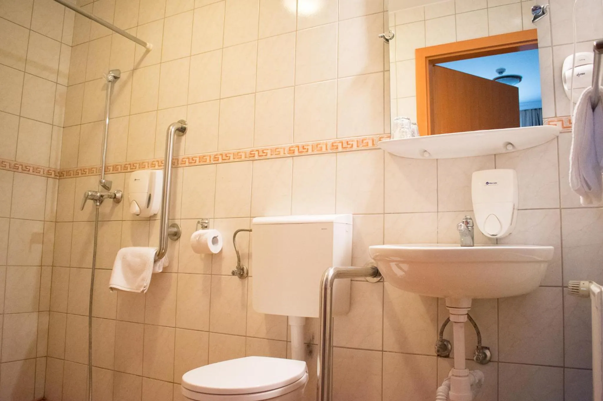 Bathroom in P4W Hotel Residence Szombathely