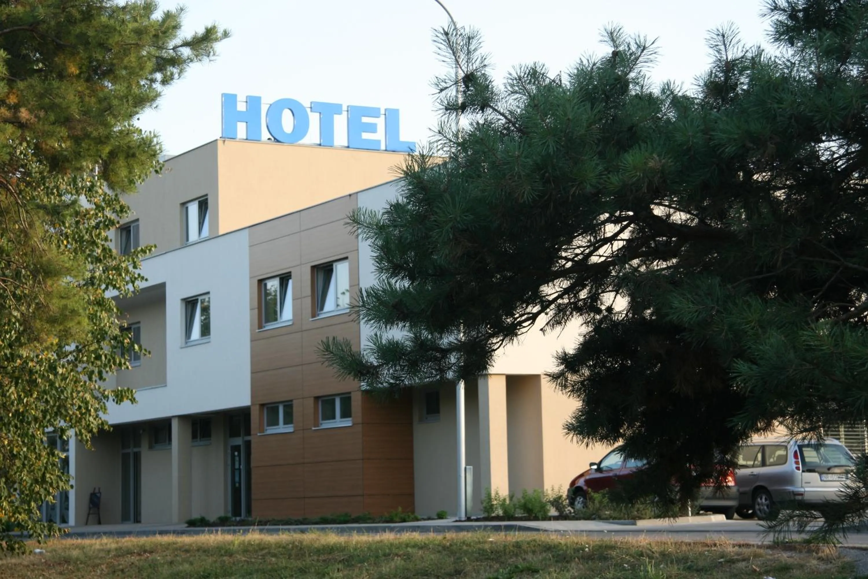 Facade/entrance in Hotel River