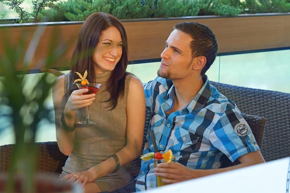 Restaurant/places to eat in Hotel River