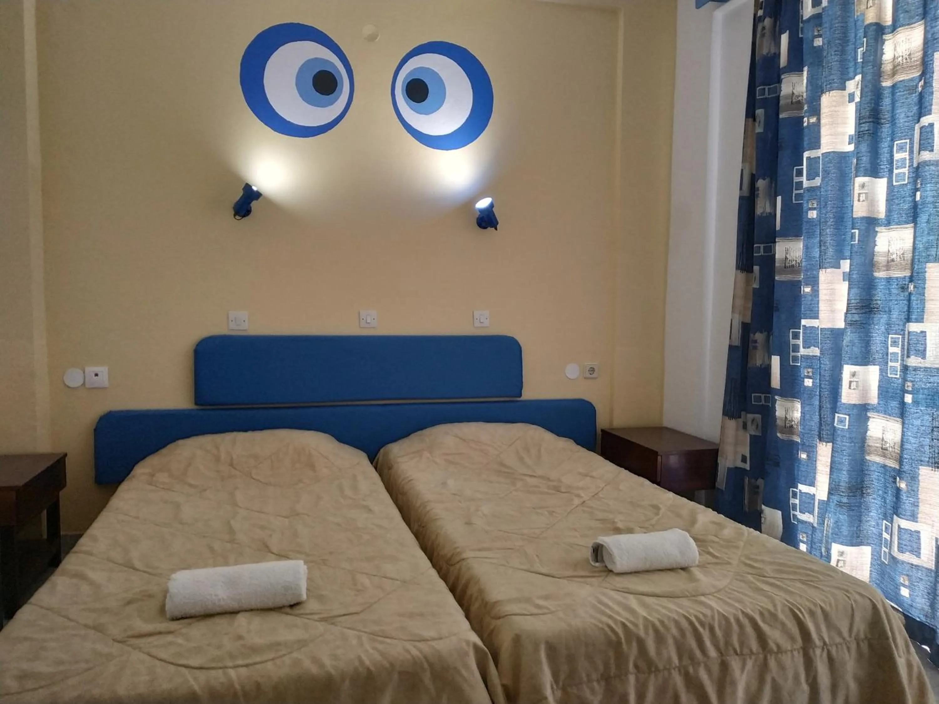 Bedroom, Bed in Antonios Hotel