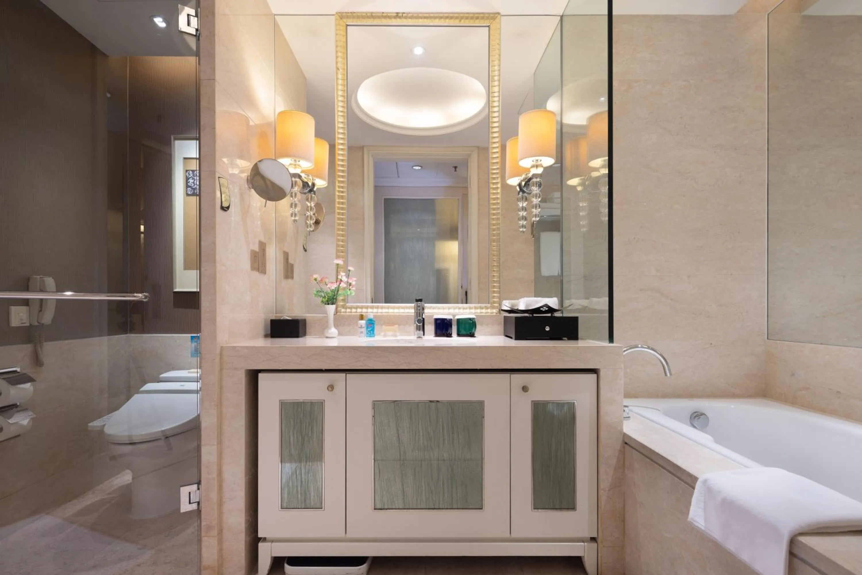 Bathroom in Shenzhen Baolilai International Hotel (Baoan, Fuyong)