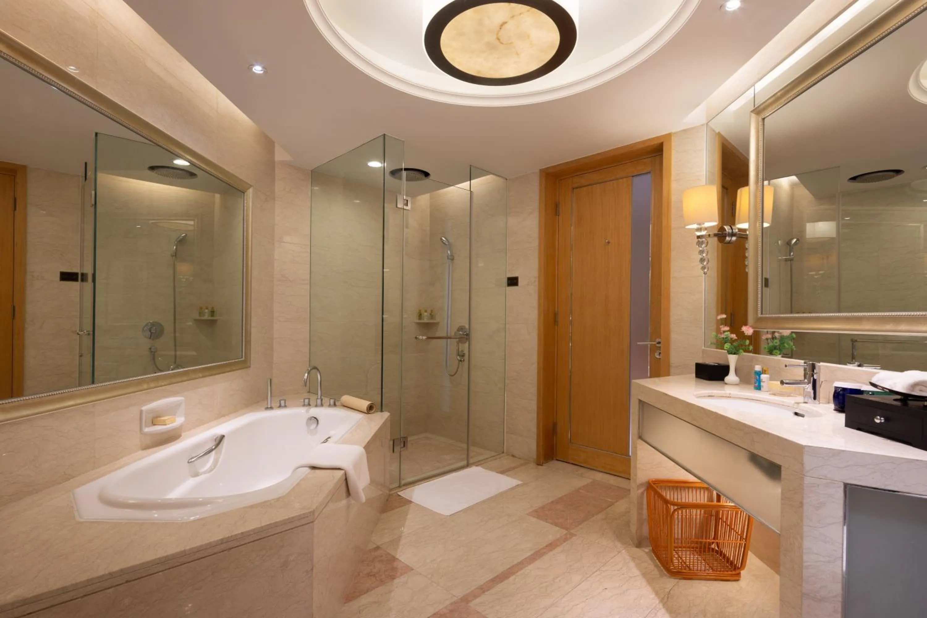 Bathroom in Shenzhen Baolilai International Hotel (Baoan, Fuyong)