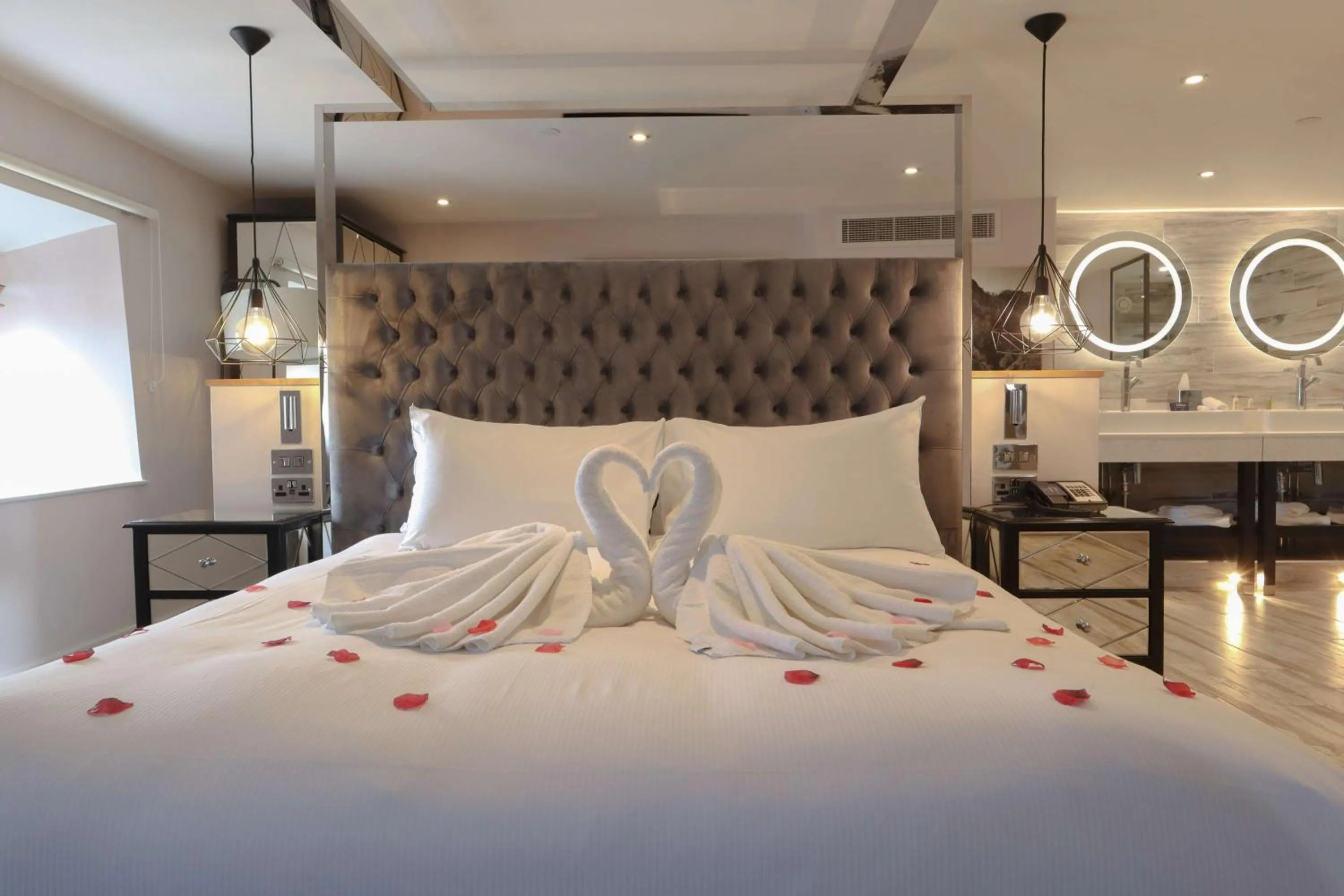 Bed in DoubleTree by Hilton Bristol South - Cadbury House