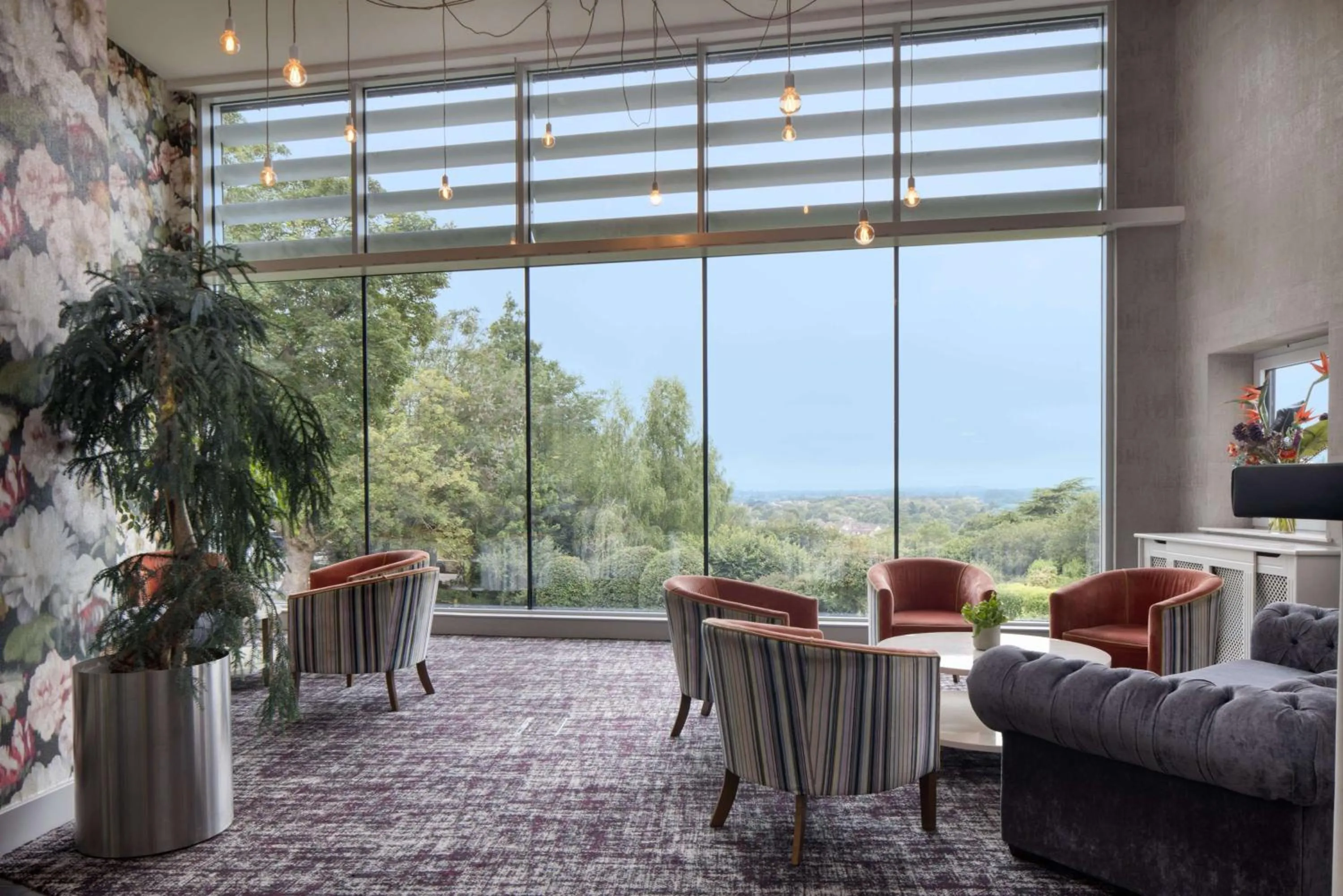 Lobby or reception in DoubleTree by Hilton Bristol South - Cadbury House