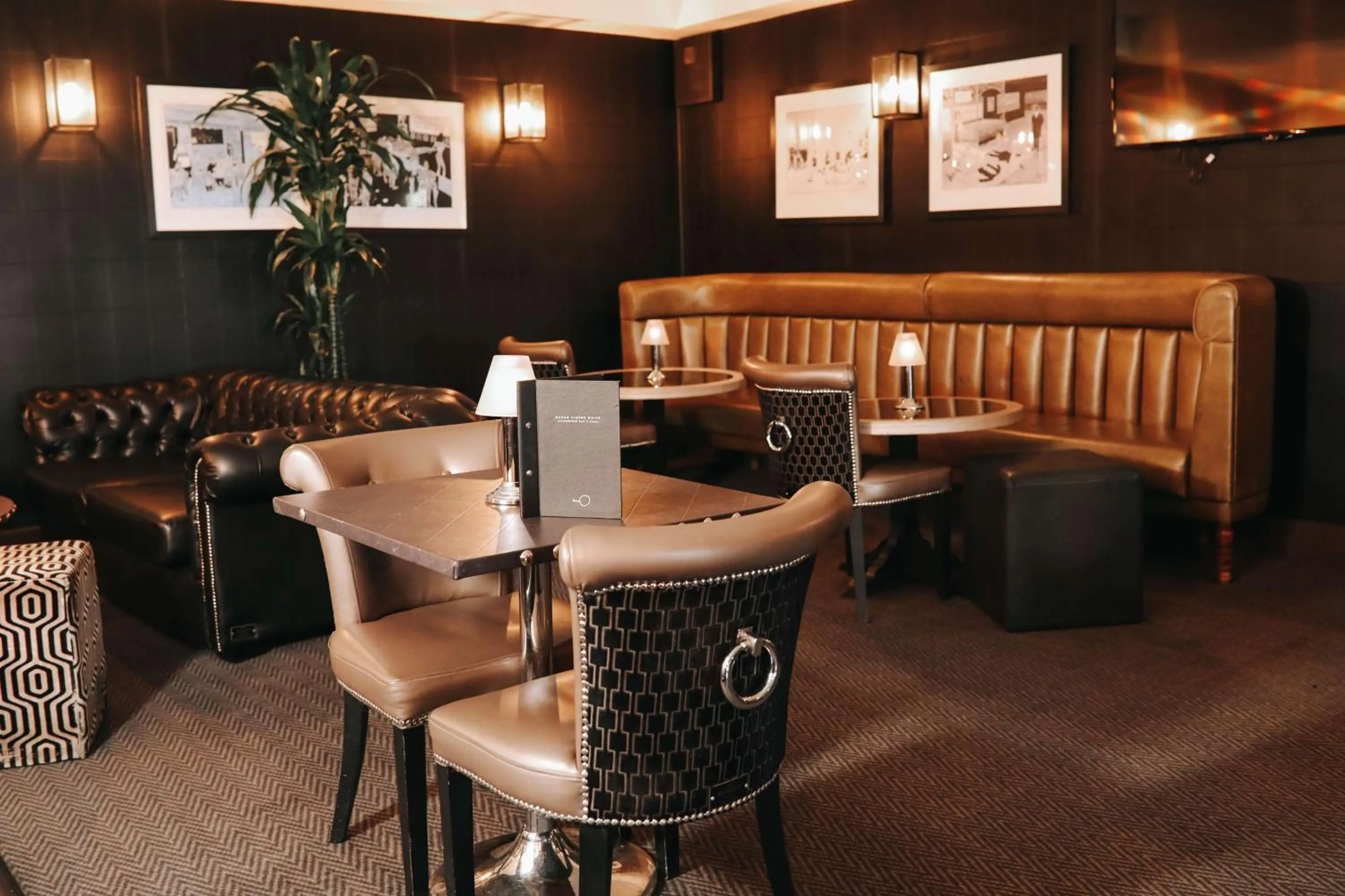 Lounge or bar in DoubleTree by Hilton Bristol South - Cadbury House