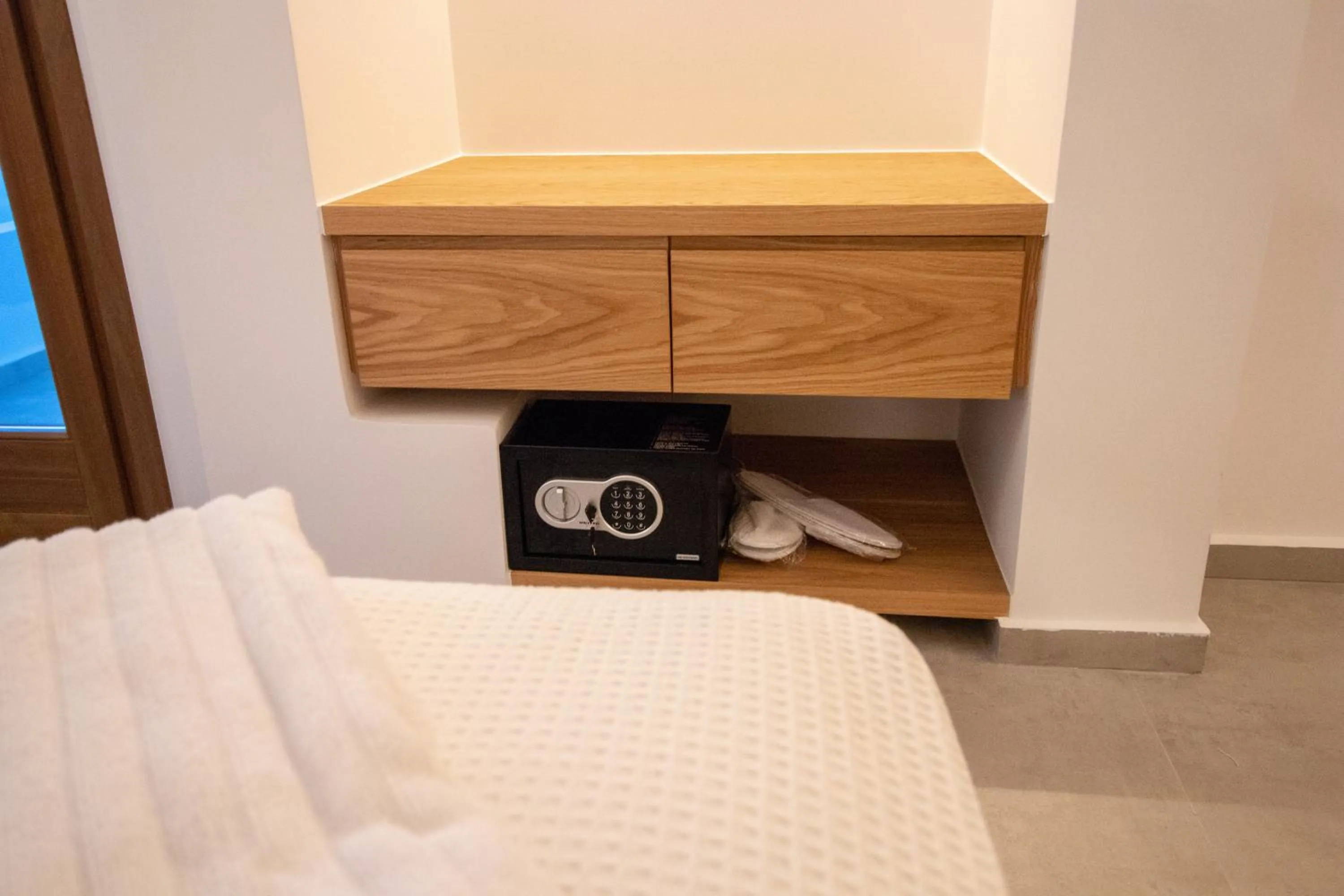 Shower, Bed in Natura Luxury Boutique Hotel Skopelos