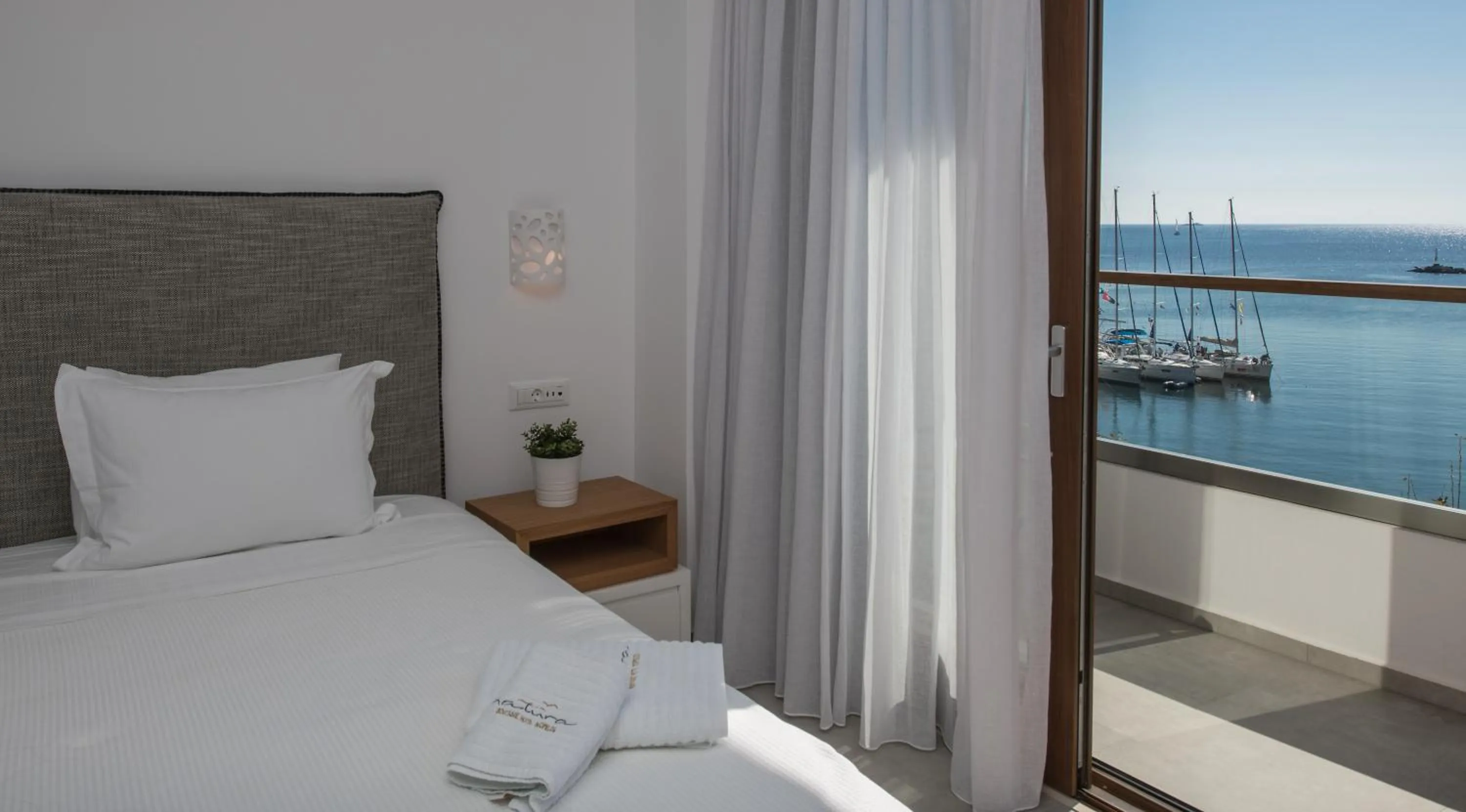 Sea view, Bed in Natura Luxury Boutique Hotel Skopelos