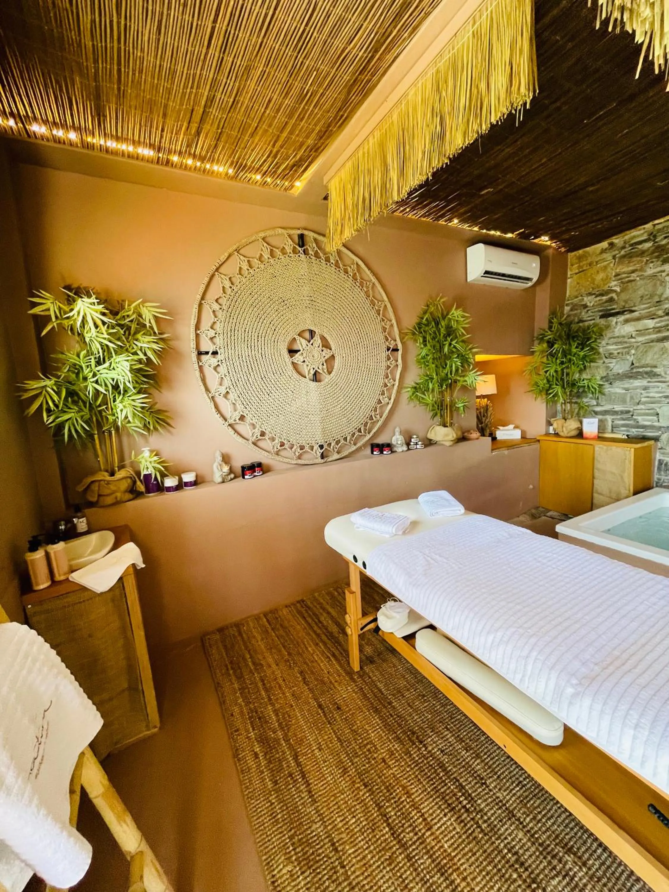 Massage, Bed in Natura Luxury Boutique Hotel Skopelos
