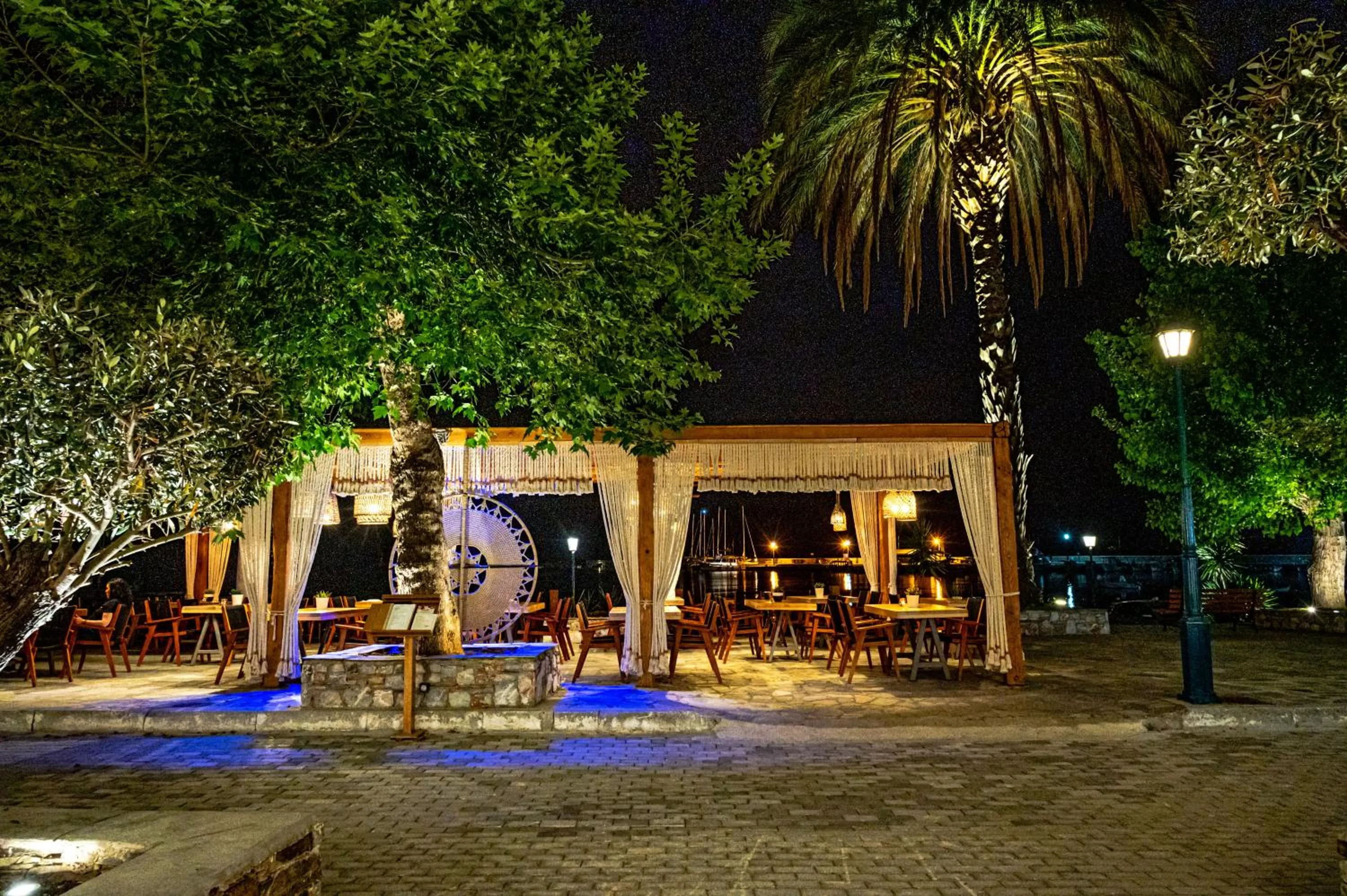 Restaurant/places to eat in Natura Luxury Boutique Hotel Skopelos