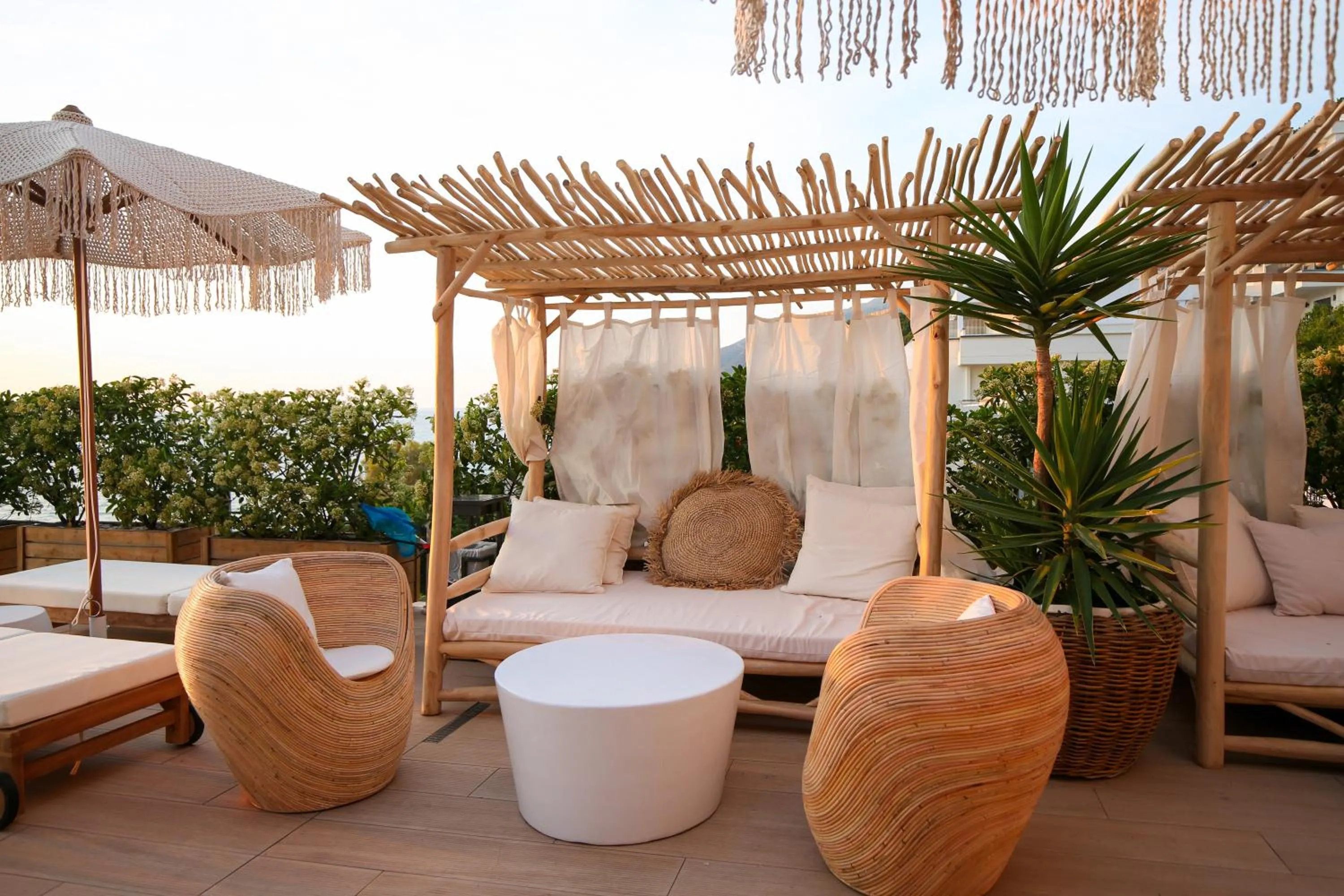 Seating area in Regina Blu