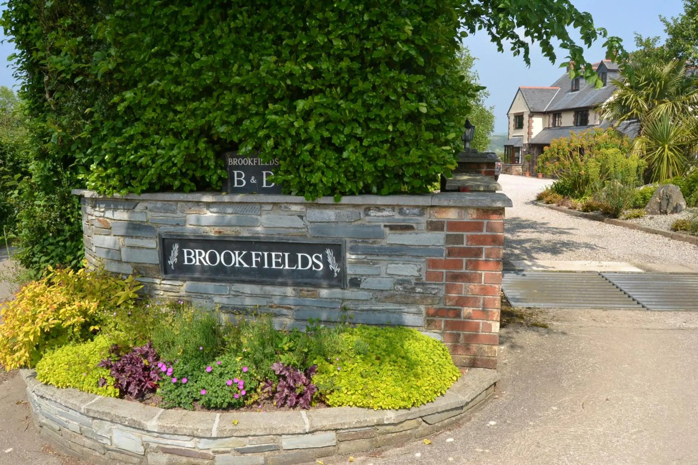 Facade/entrance in Brookfields