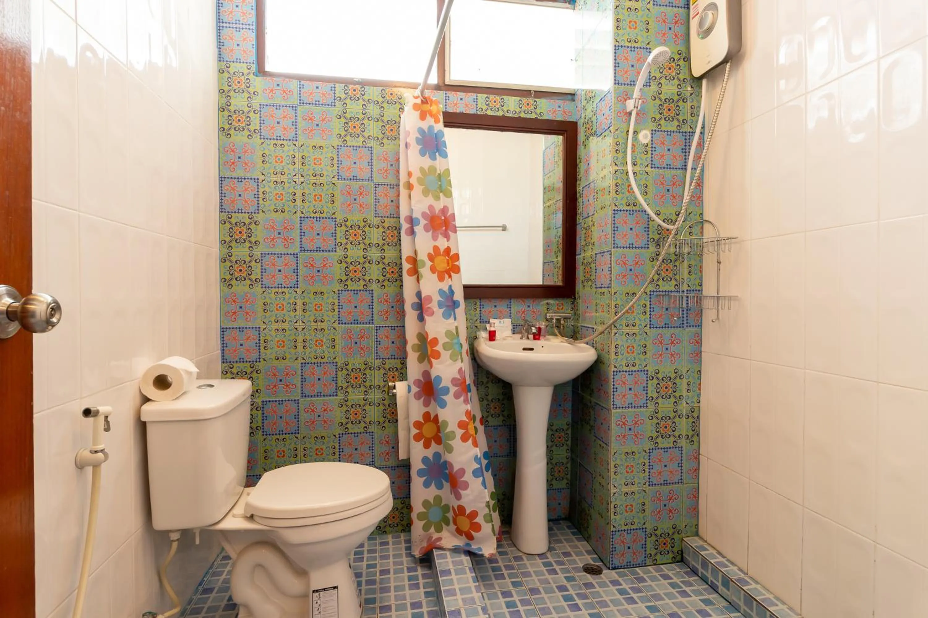 Bathroom in Thipurai Annex Hotel