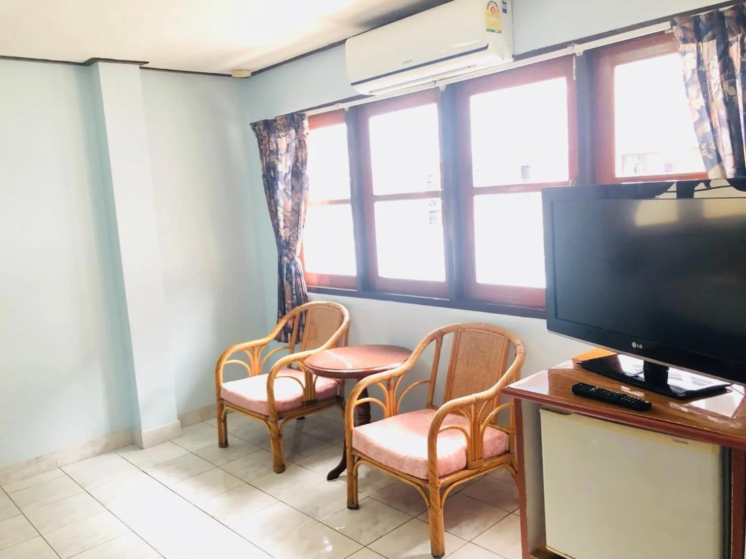 TV and multimedia in Thipurai Annex Hotel