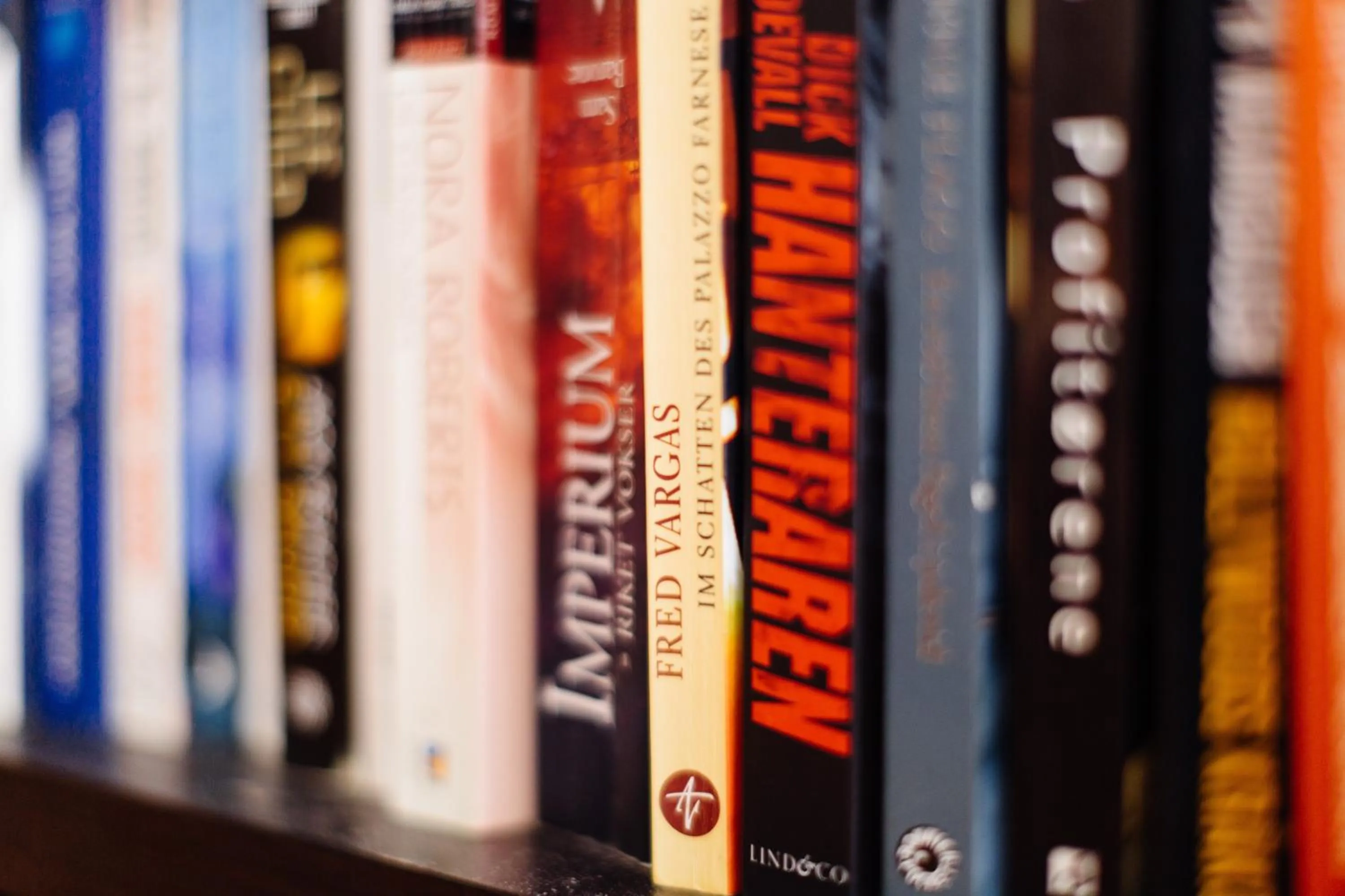 Library in Thipurai Annex Hotel