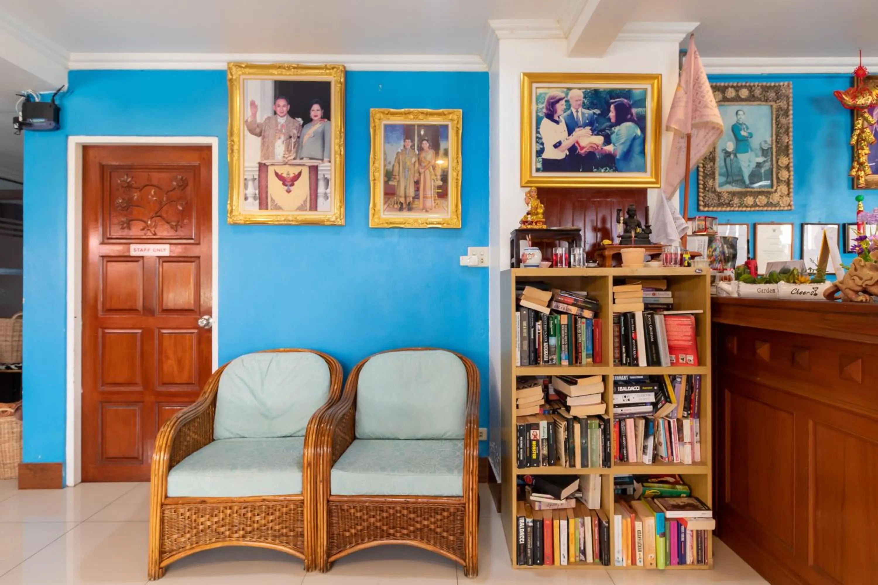 Seating area in Thipurai Annex Hotel