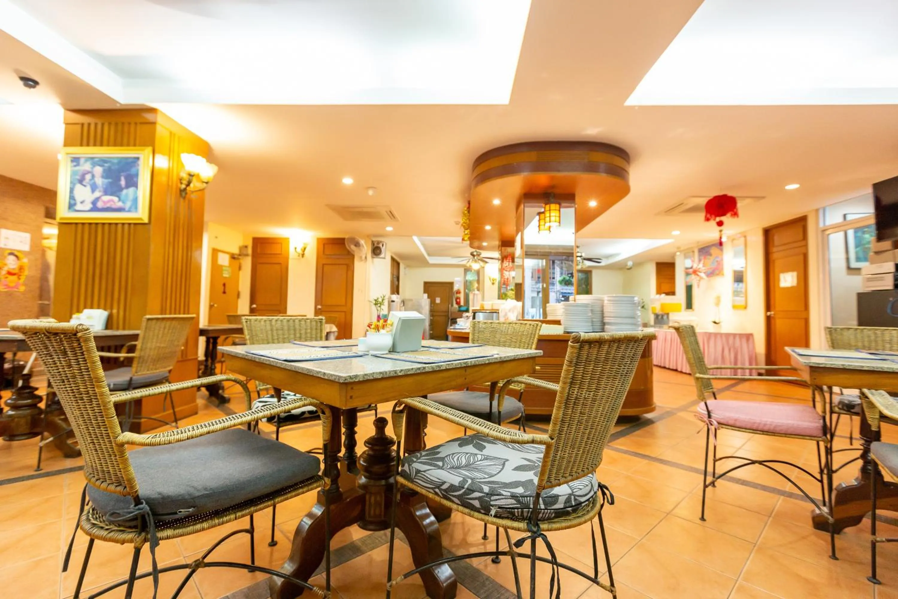 Restaurant/places to eat in Thipurai Annex Hotel