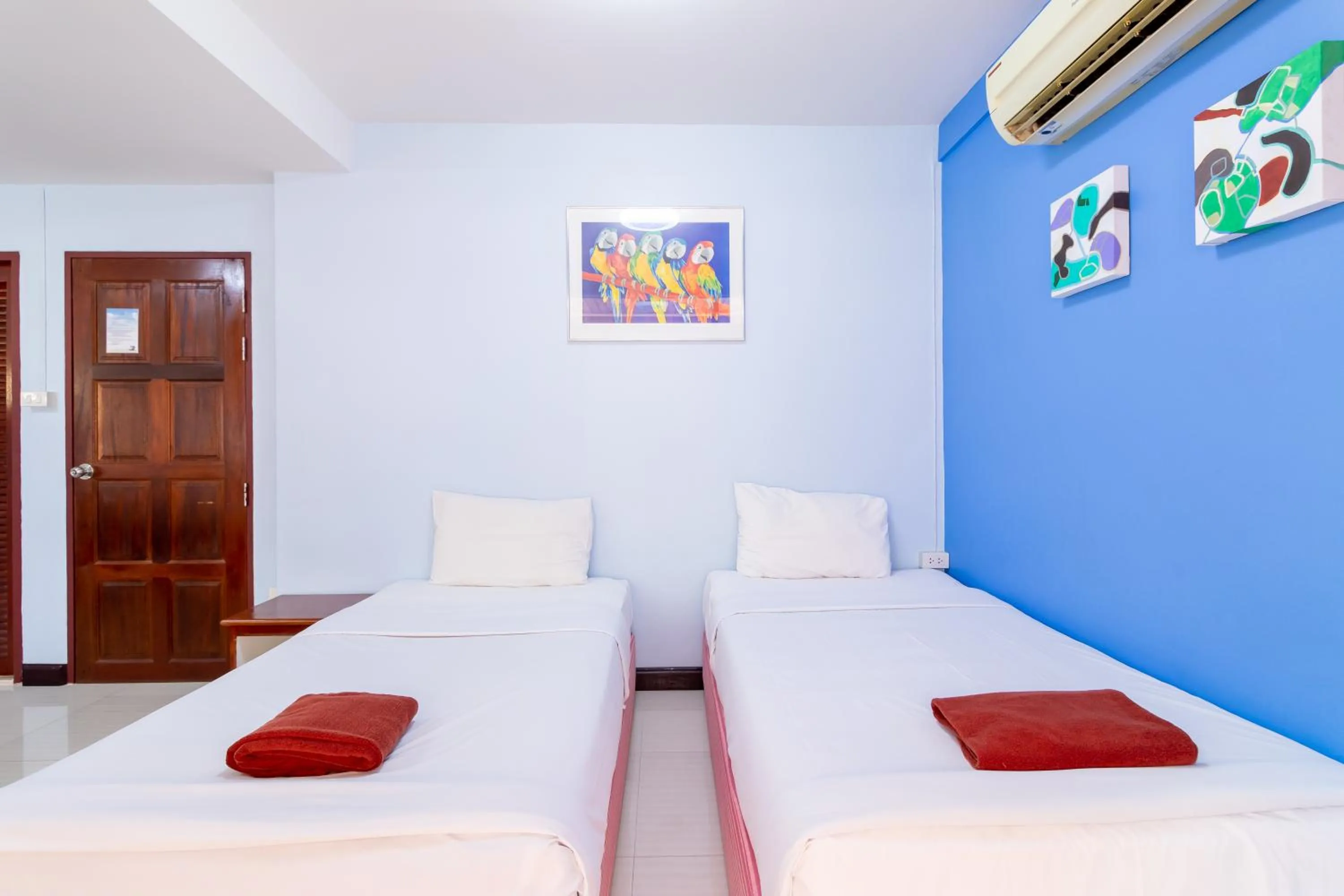 Bedroom, Bed in Thipurai Annex Hotel