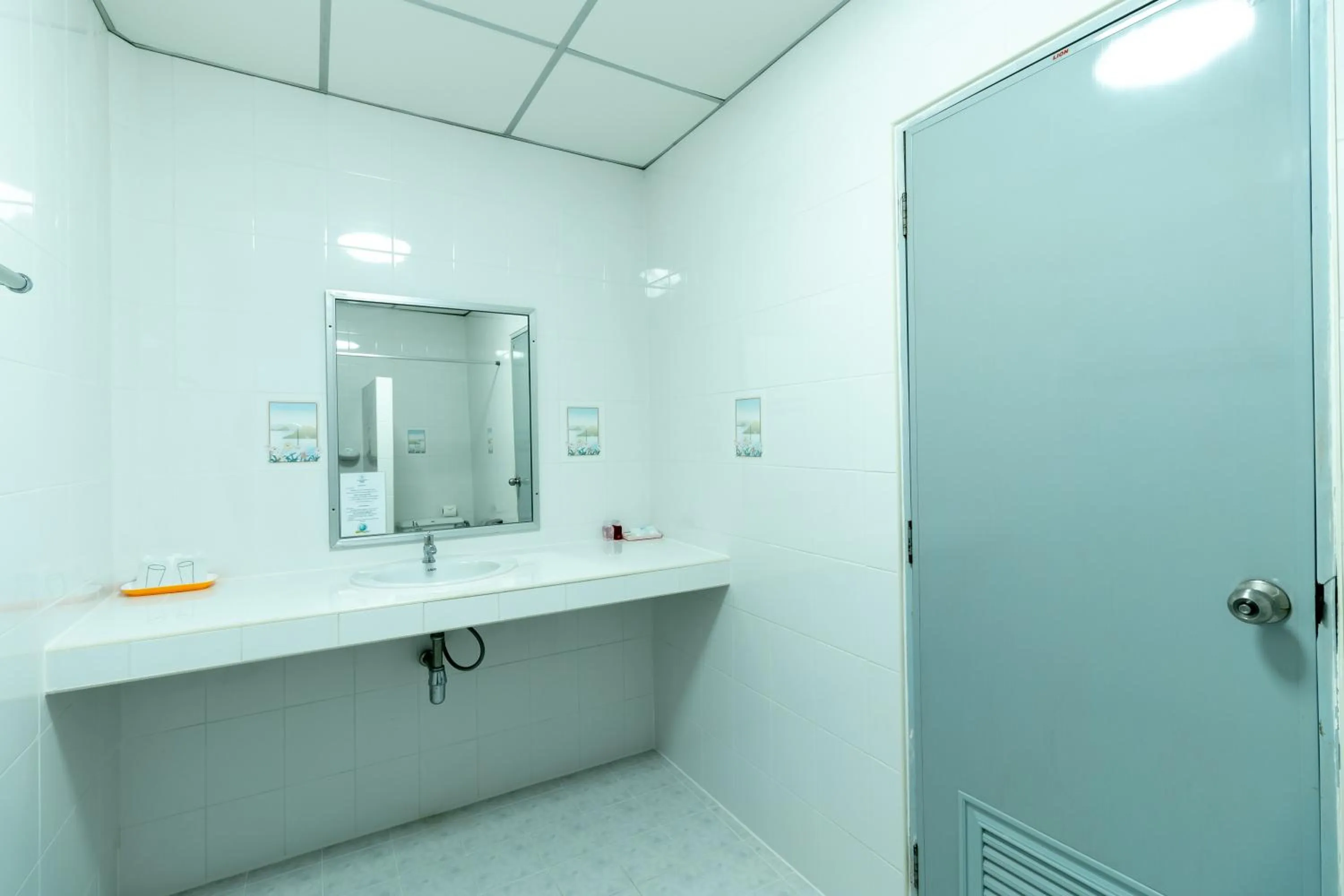 Bathroom in Thipurai Annex Hotel