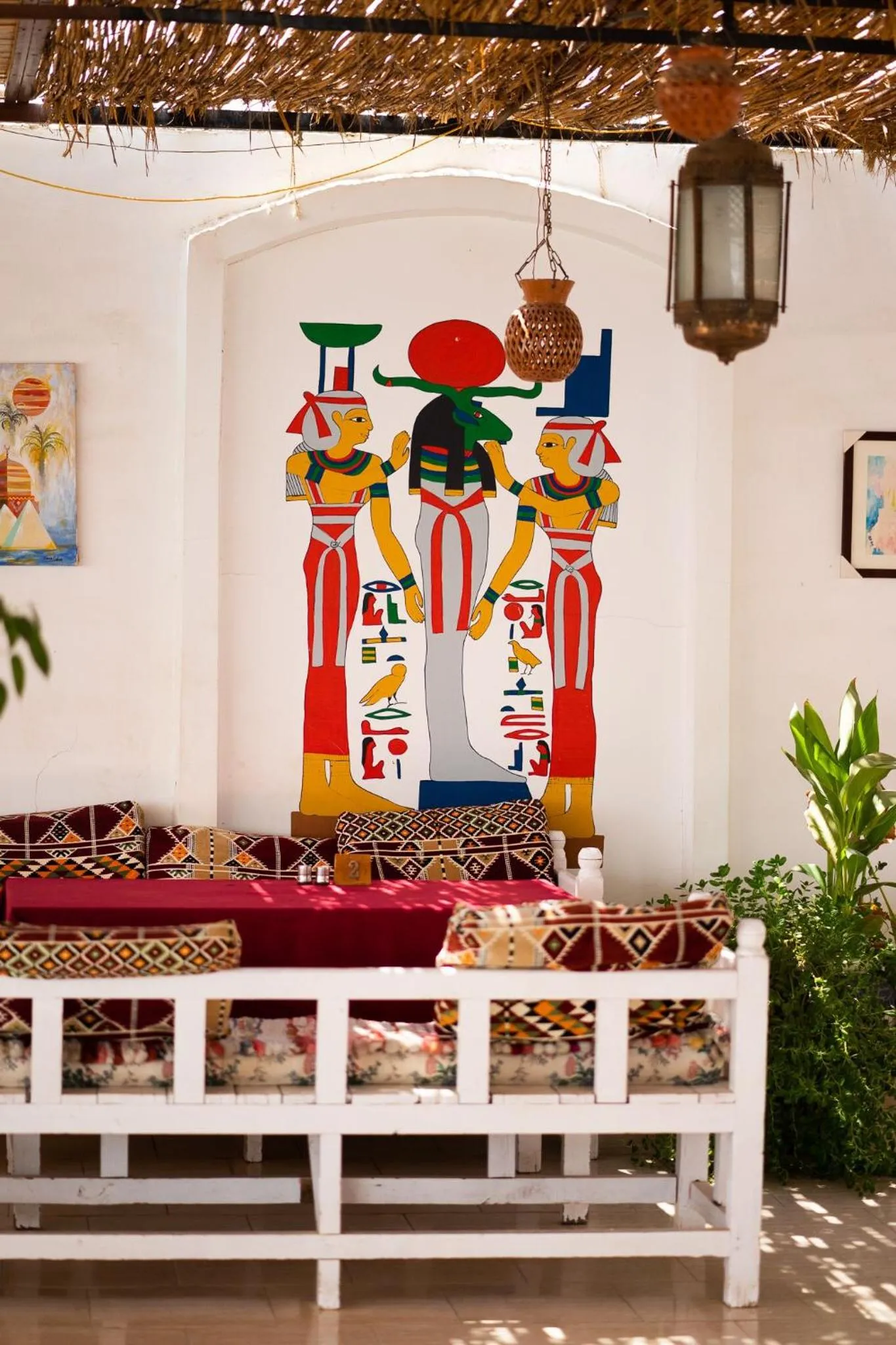 Restaurant/places to eat in El Mesala Hotel