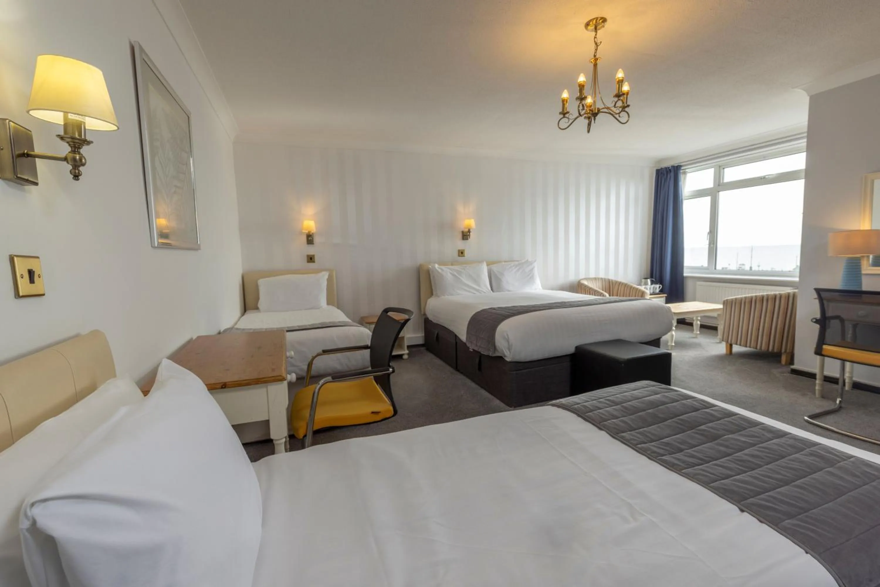 Bed in Best Western Princes Marine Hotel