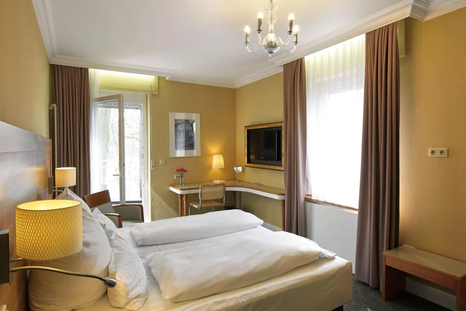 Photo of the whole room, Bed in Hotel Kleiner Riesen