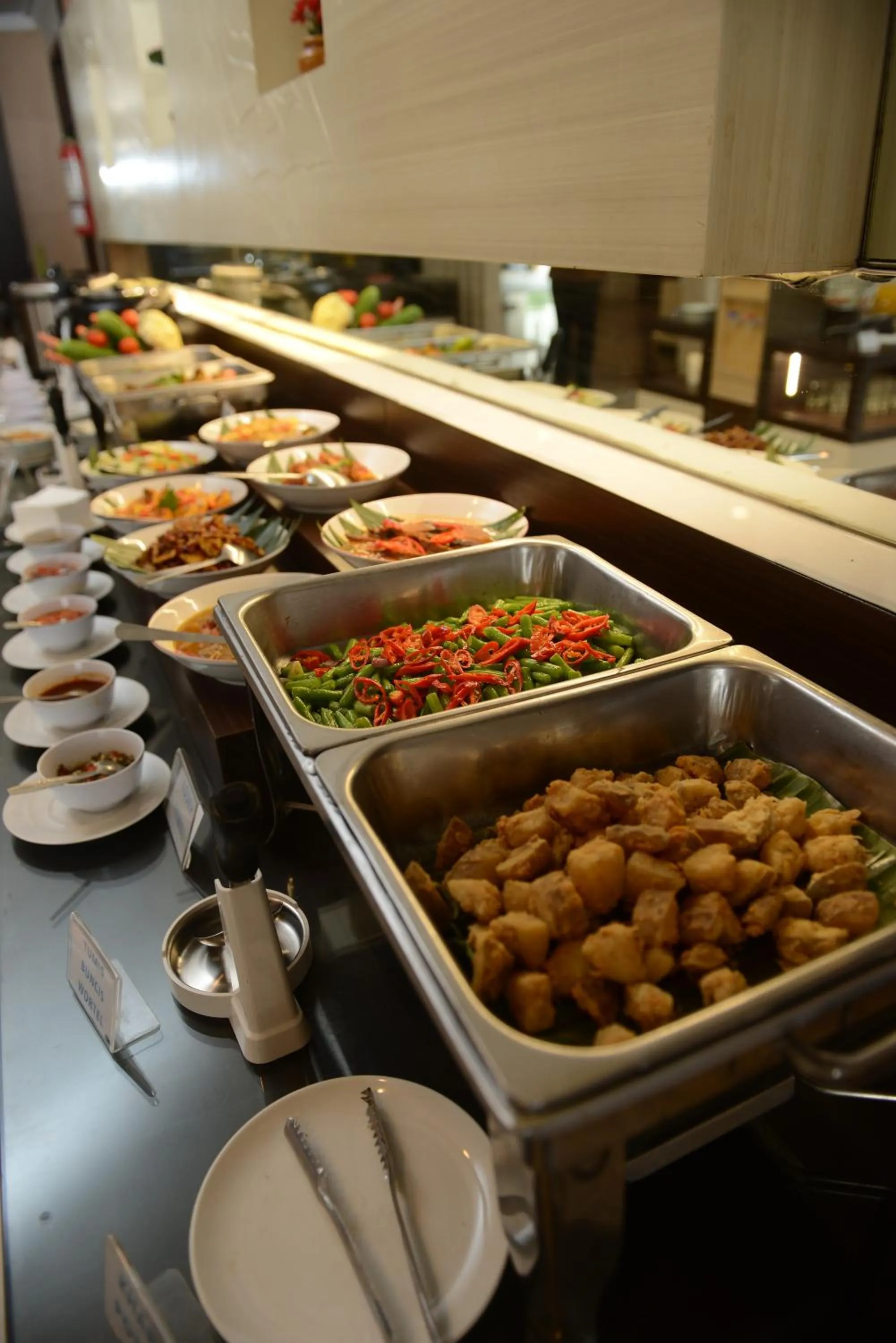 Restaurant/places to eat in Hotel 88 Jember By WH - Strategic Location In The City Center