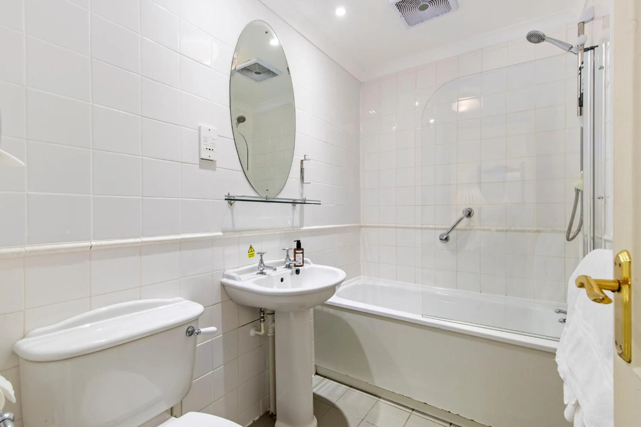 Shower in Best Western Lamphey Court Hotel and Spa