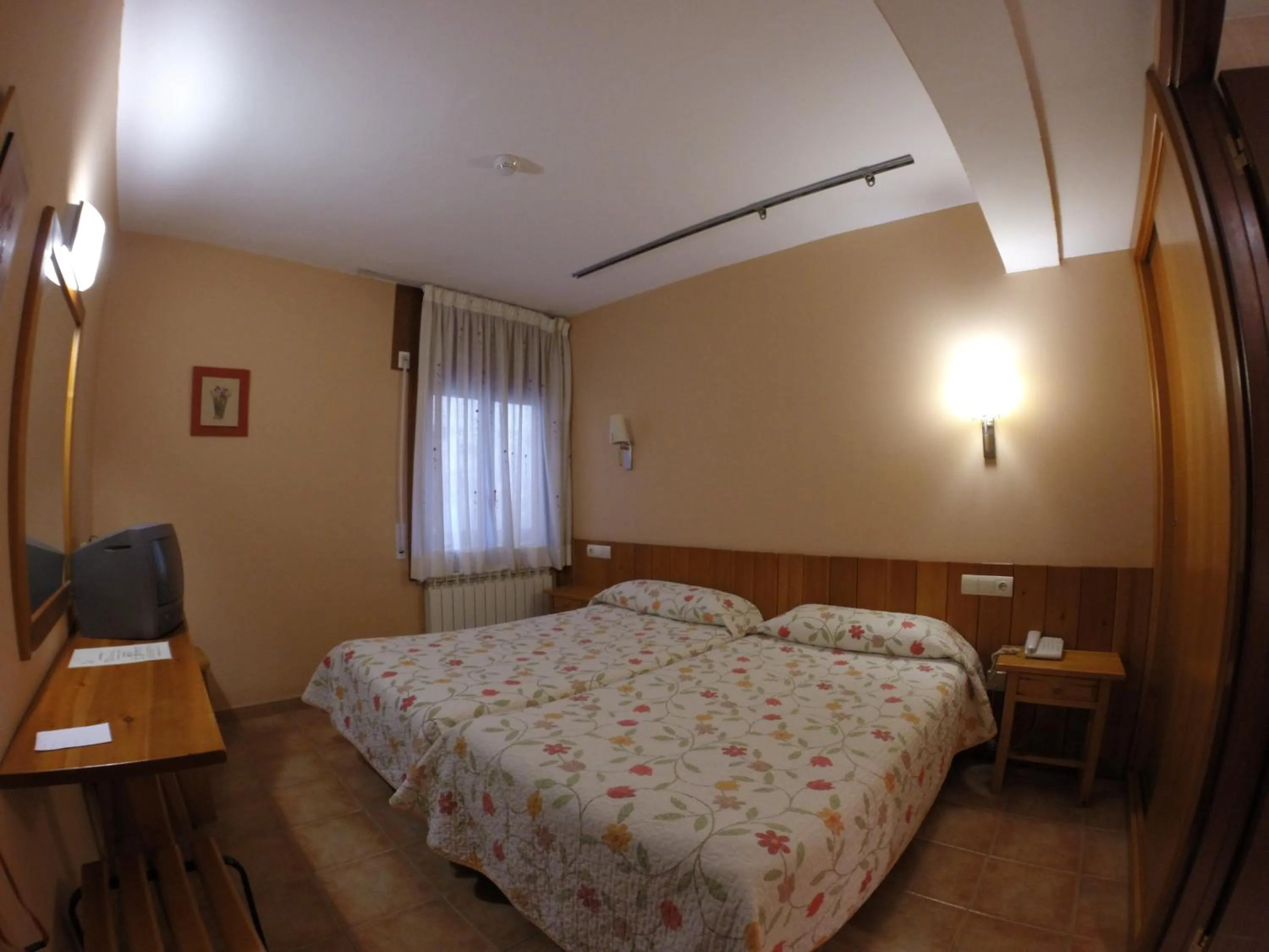 Photo of the whole room, Bed in El Pilar