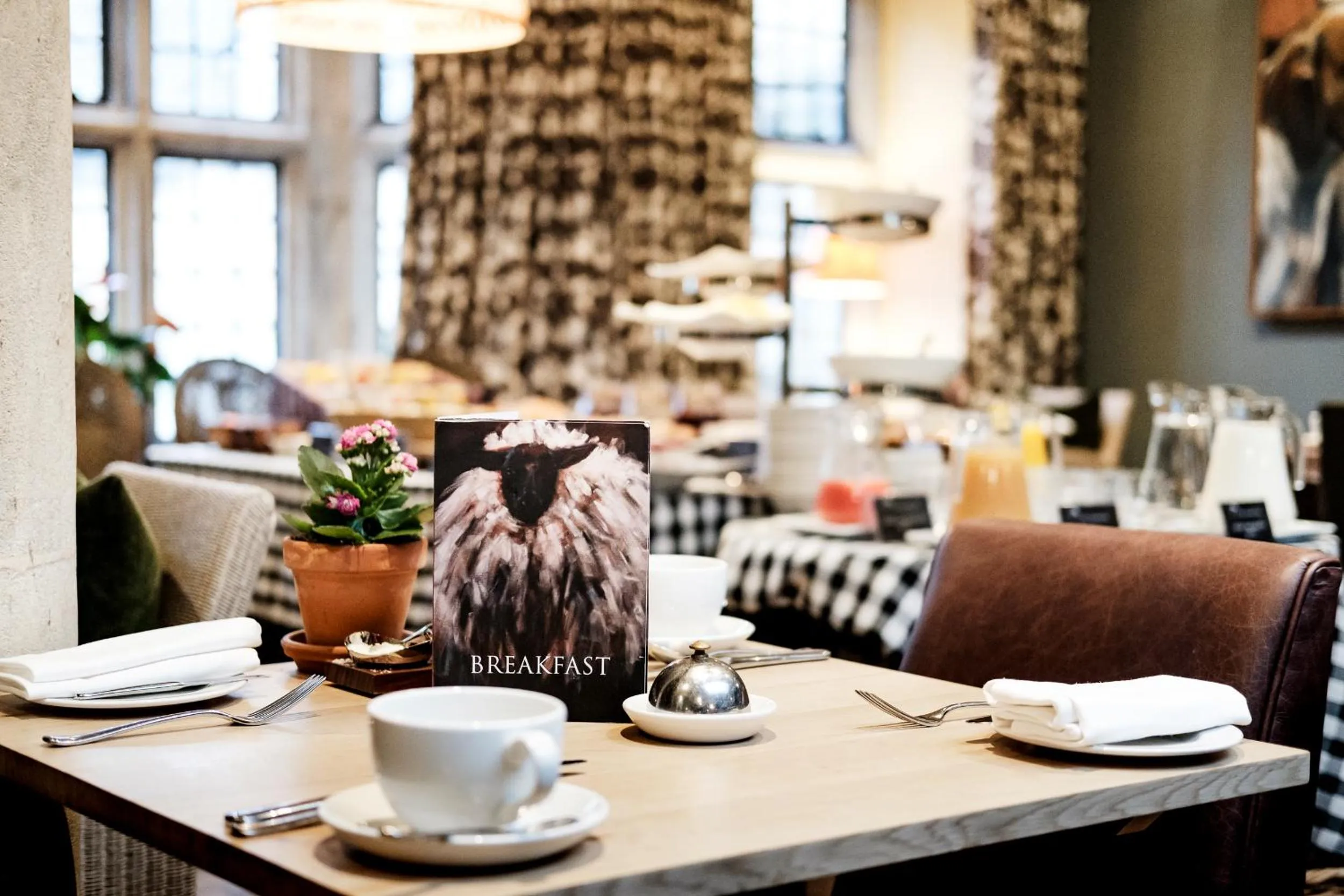 Restaurant/places to eat in The Lamb Inn