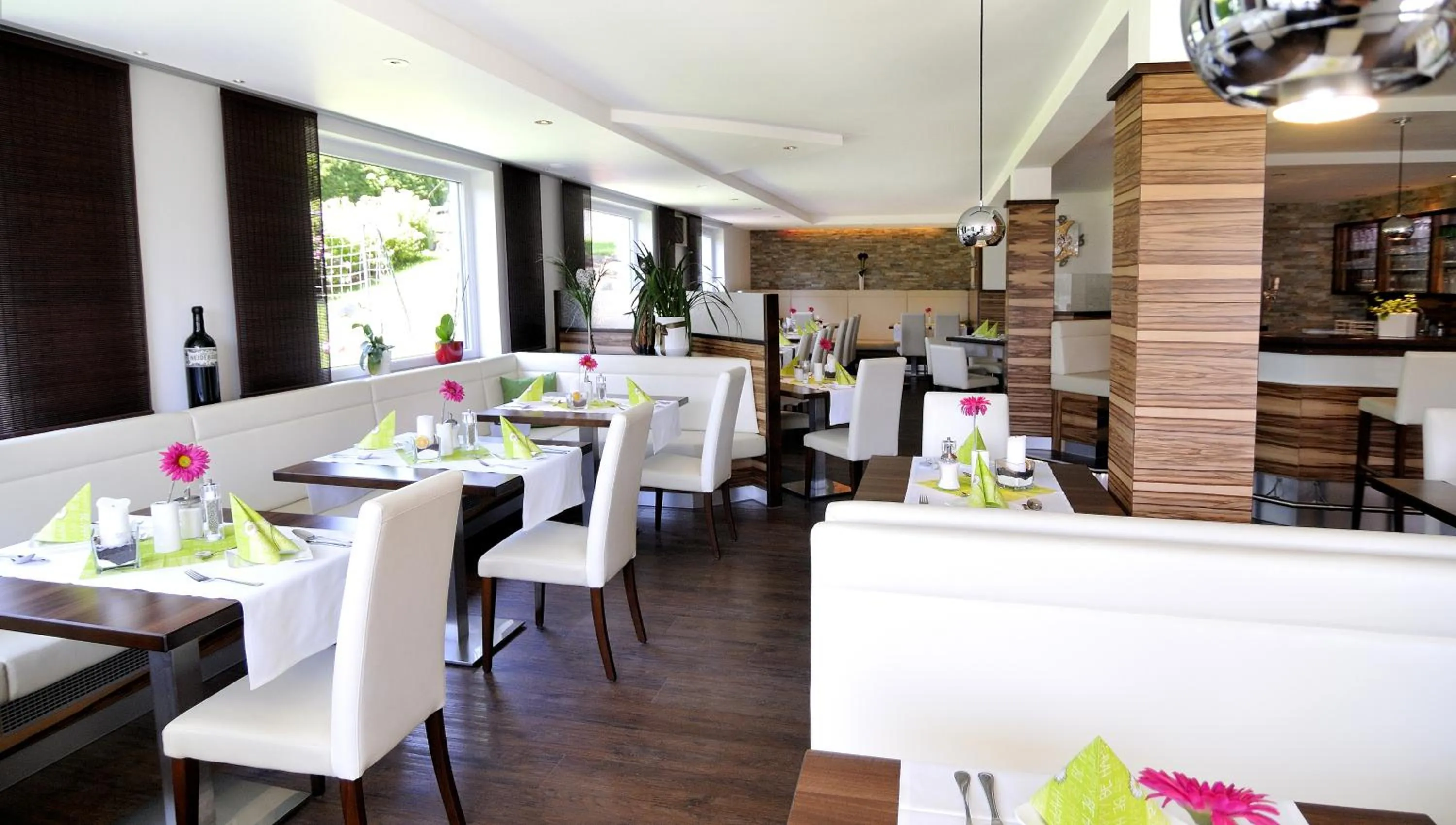 Restaurant/places to eat in Panorama Hotel Traunstein