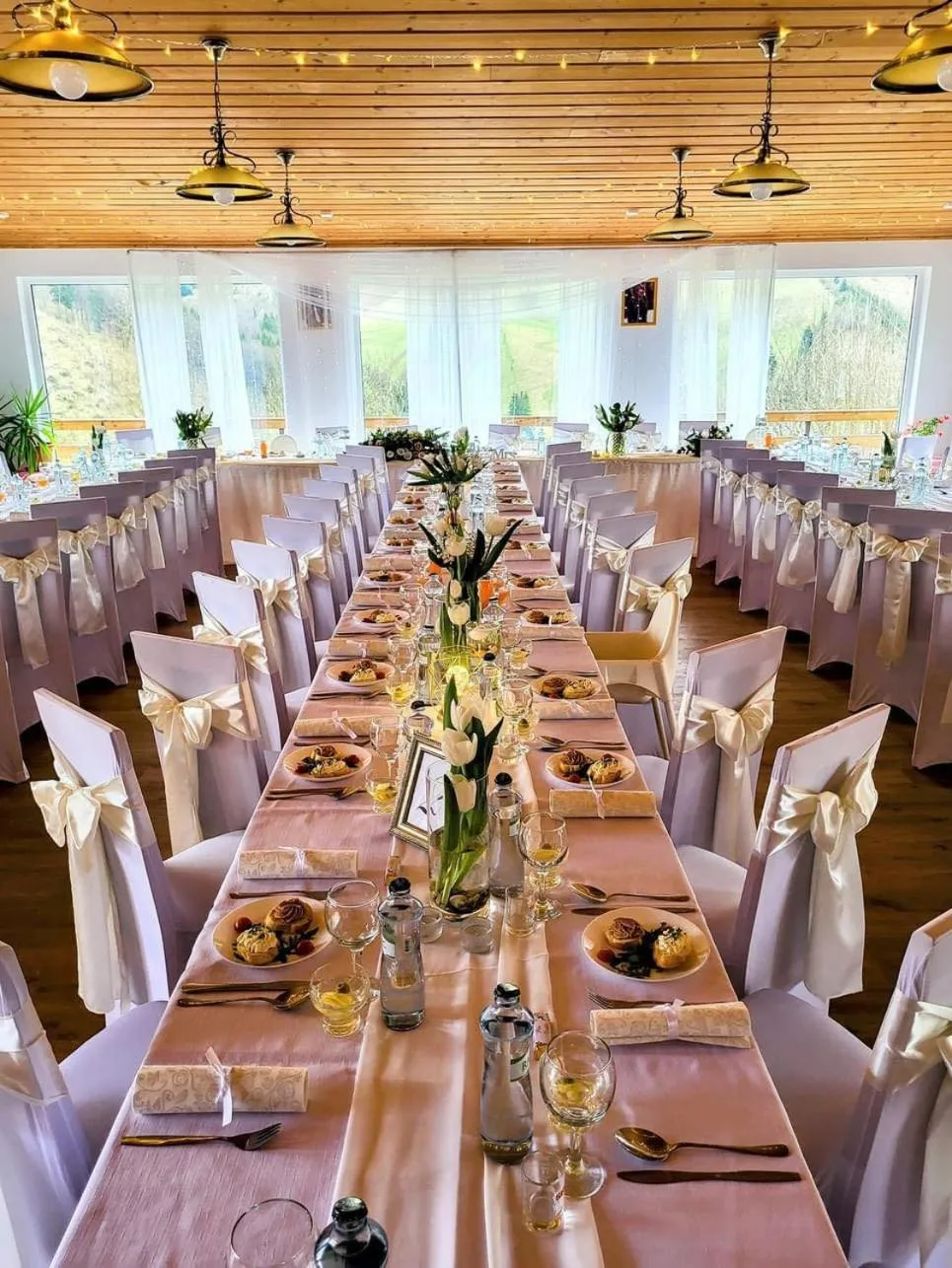 Restaurant/places to eat in Chata pod Sokolím