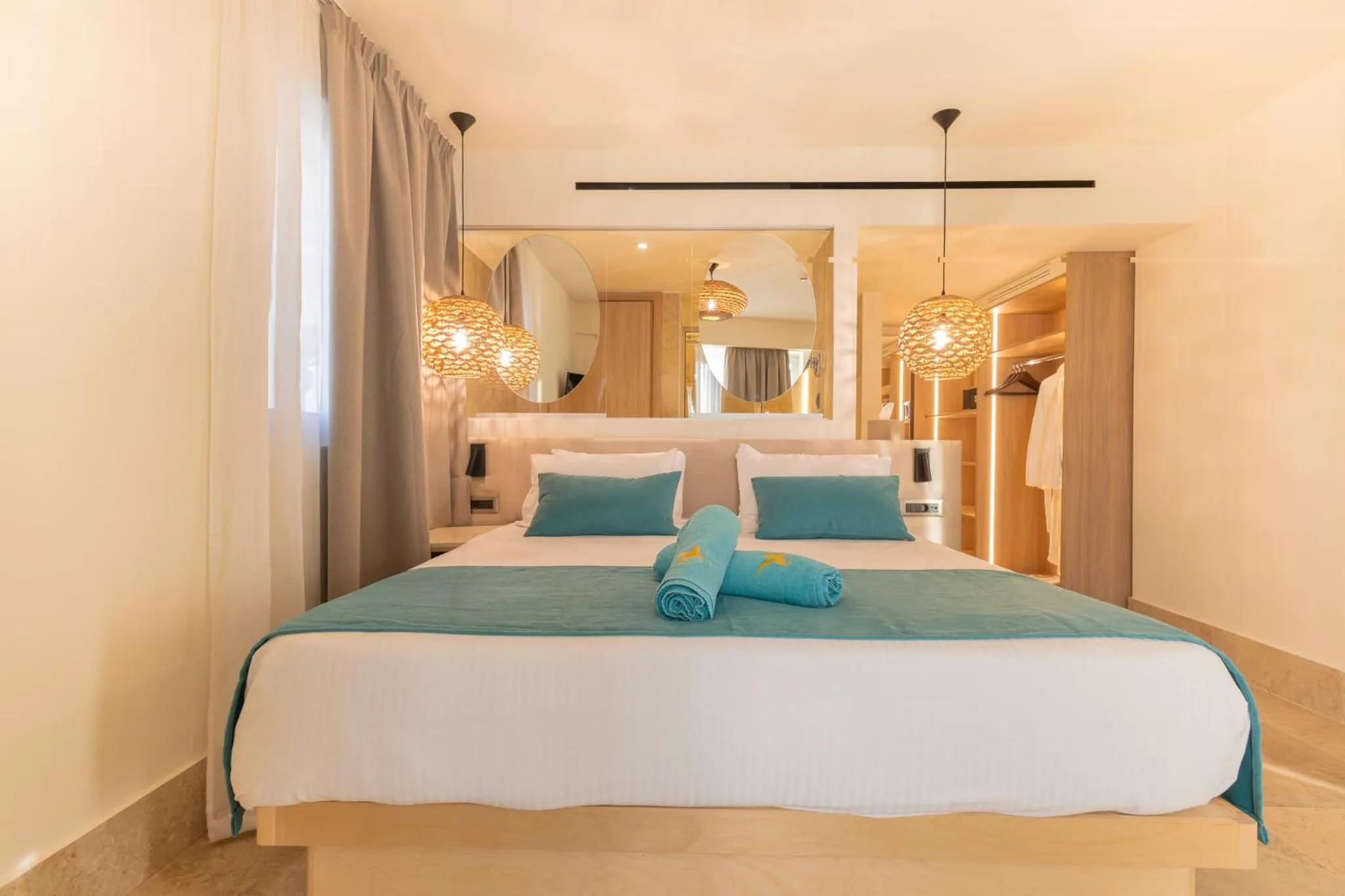 Bedroom, Bed in Pegasos Deluxe Beach Hotel