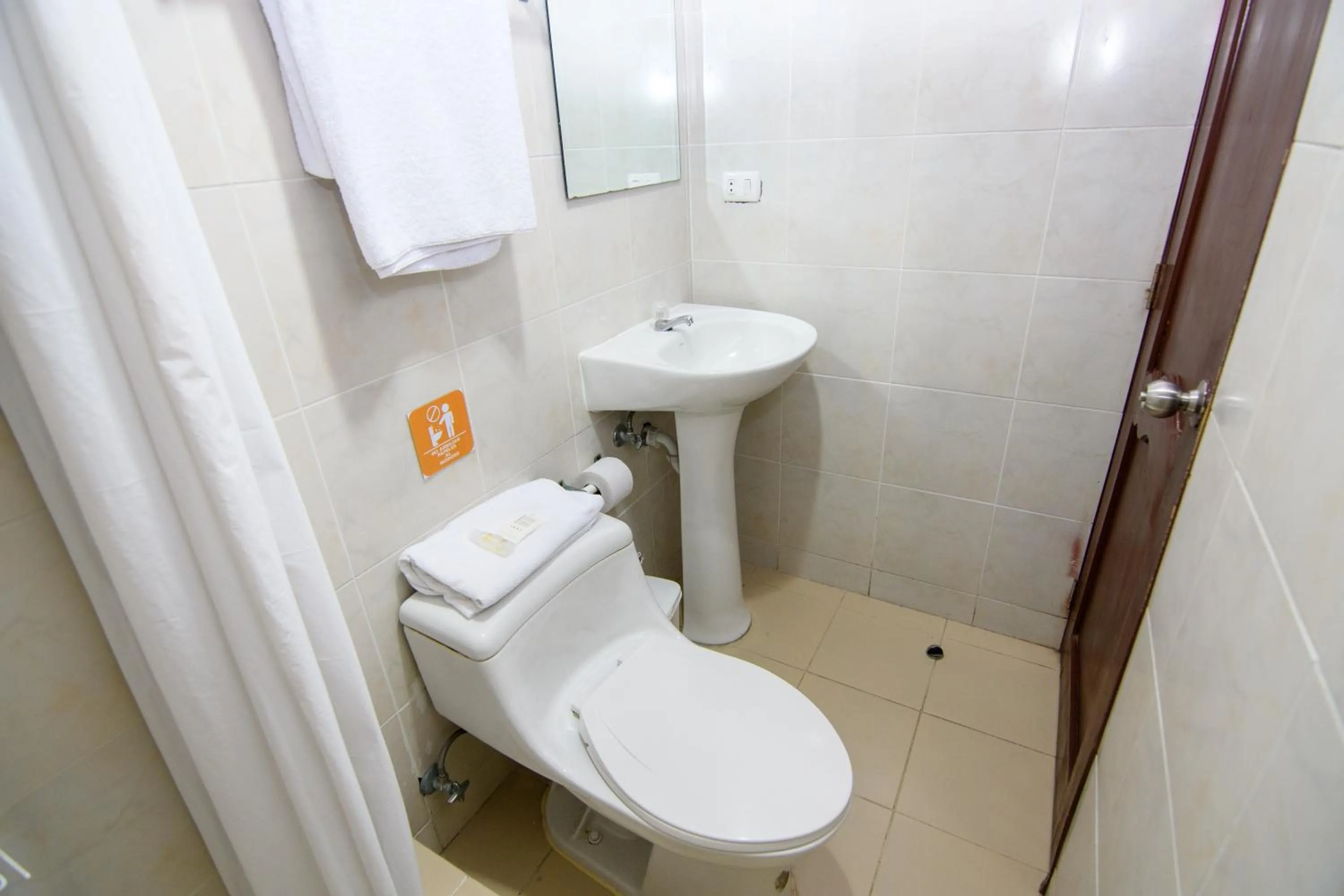 Shower in Hotel de Alborada