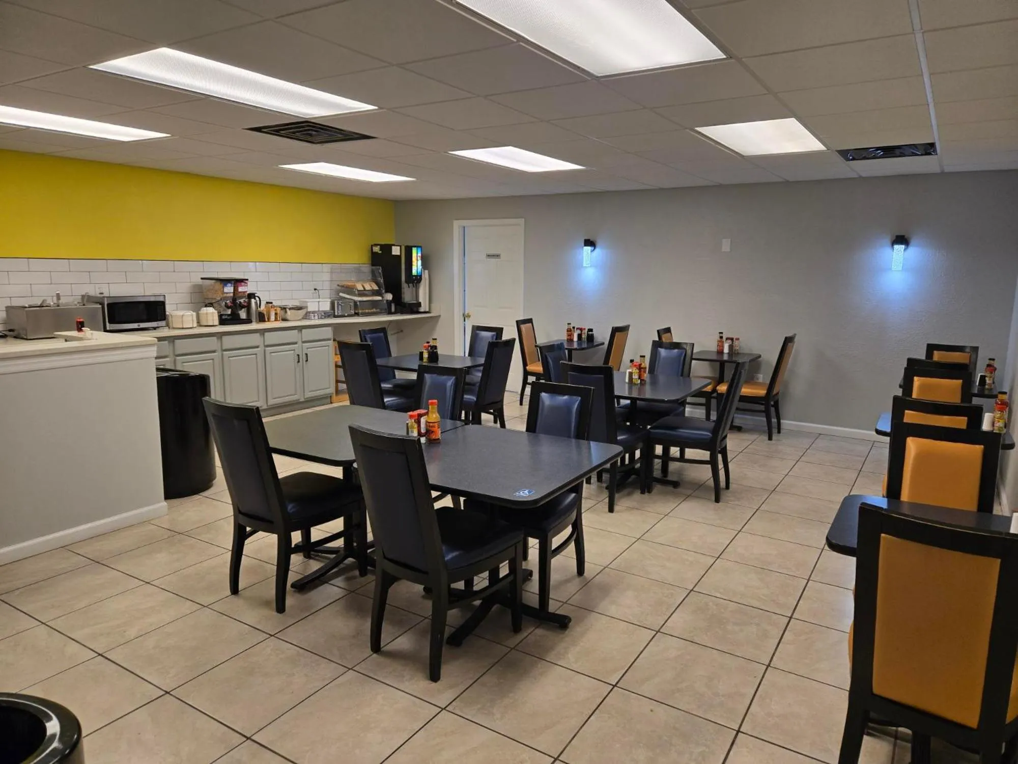 Breakfast in Super 8 by Wyndham Lake City