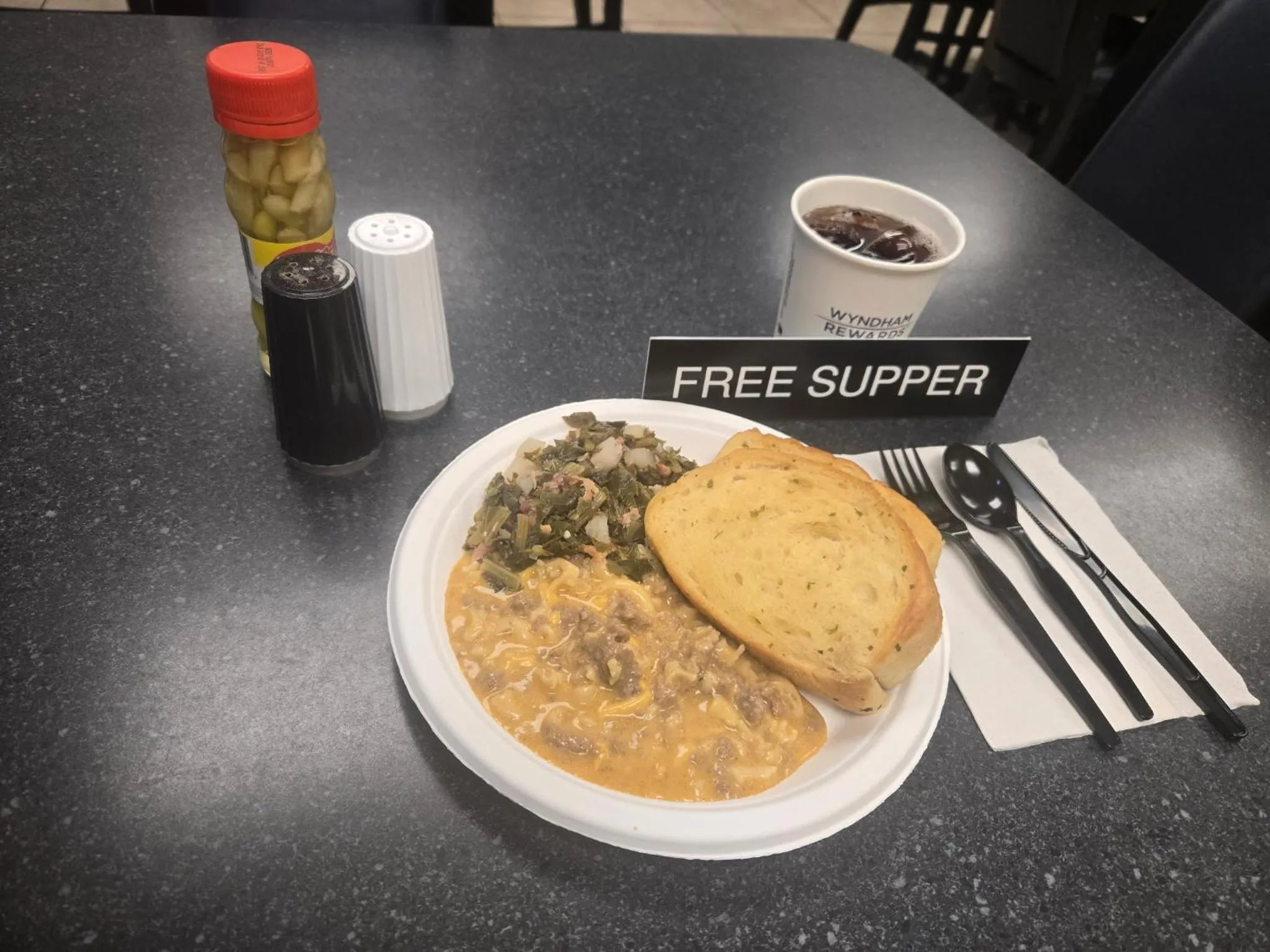 Restaurant/places to eat in Super 8 by Wyndham Lake City