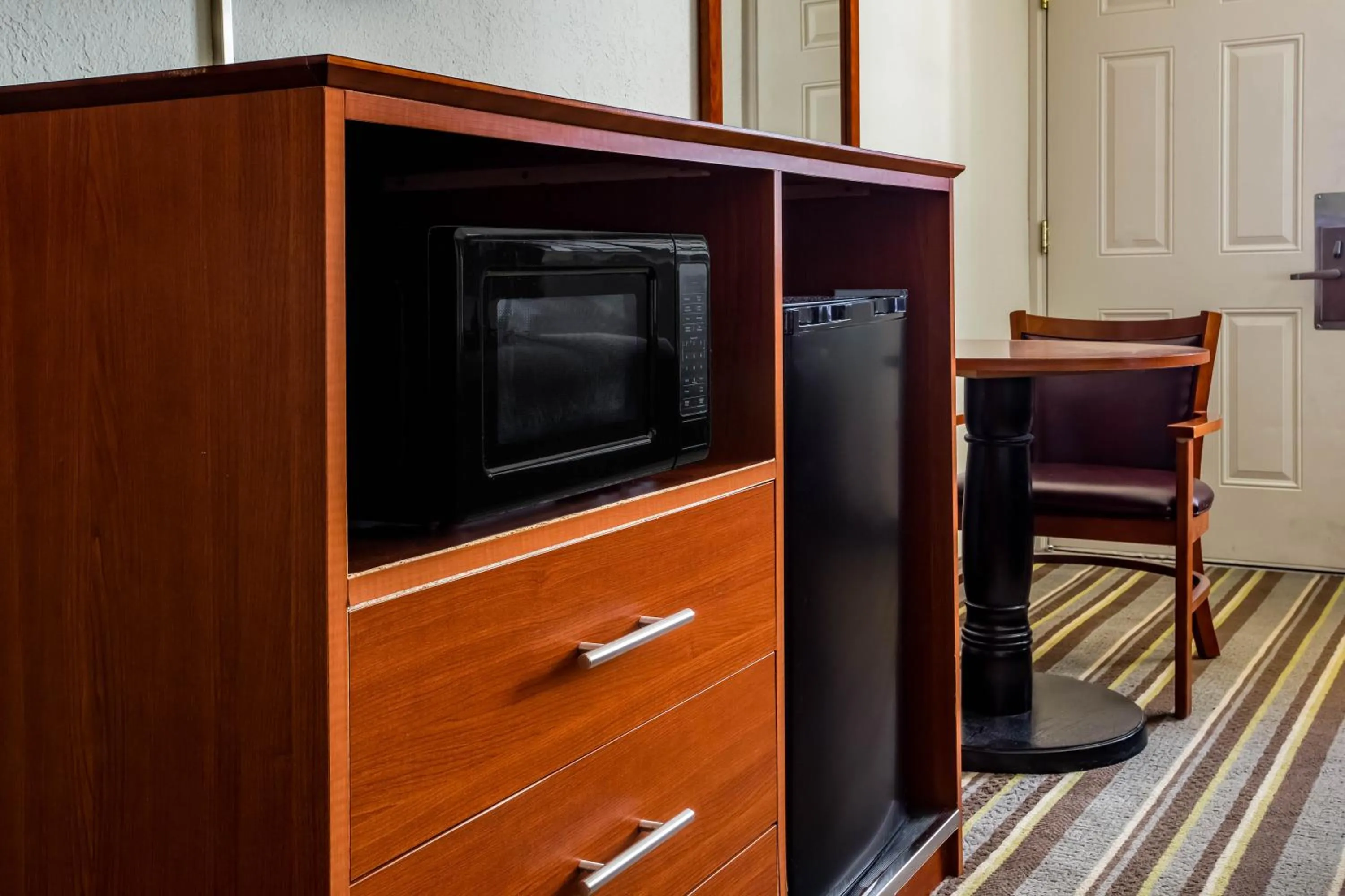 Bedroom in Super 8 by Wyndham Lake City