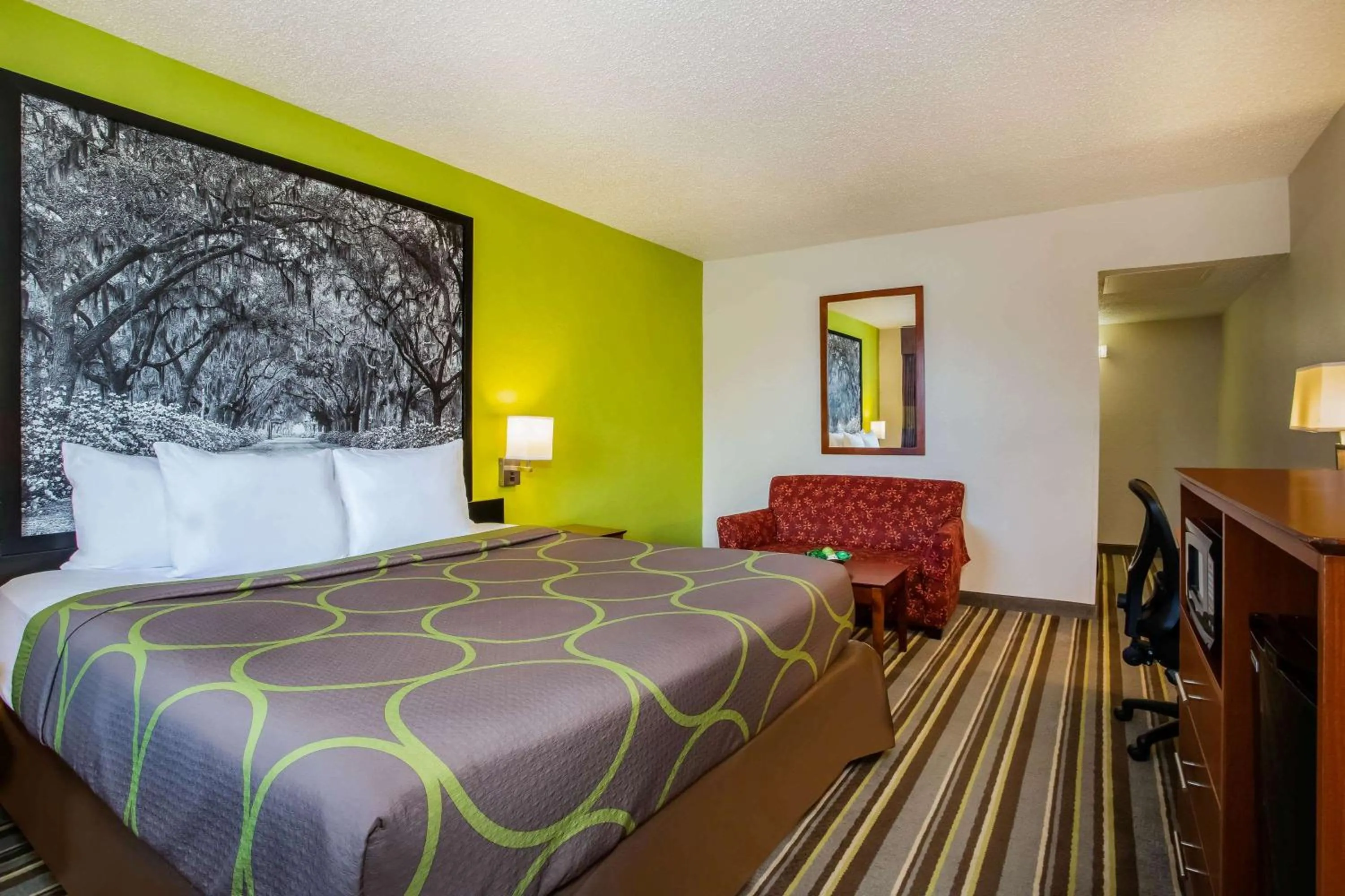 Bedroom, Bed in Super 8 by Wyndham Lake City