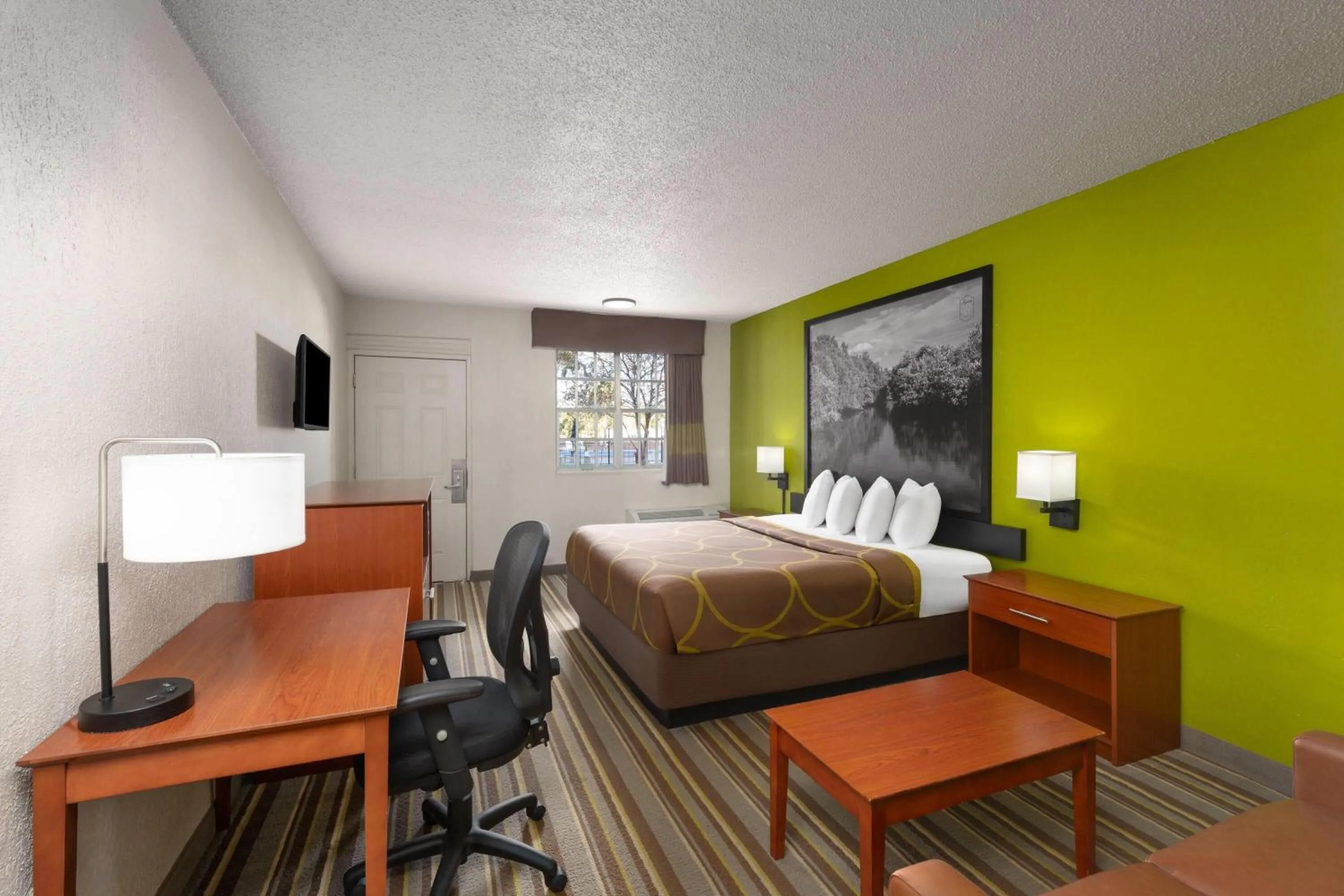 Photo of the whole room, Bed in Super 8 by Wyndham Lake City