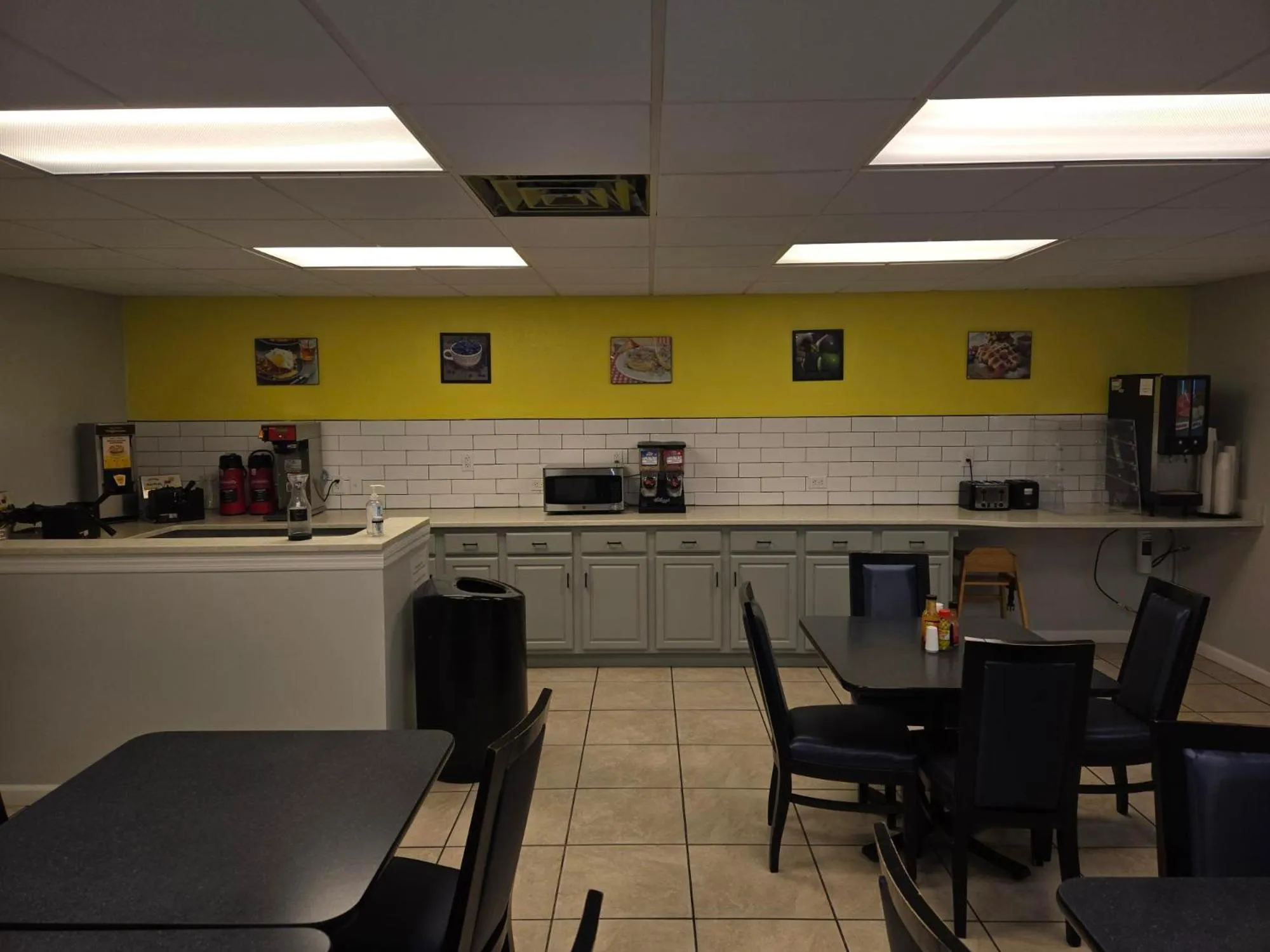 Breakfast in Super 8 by Wyndham Lake City