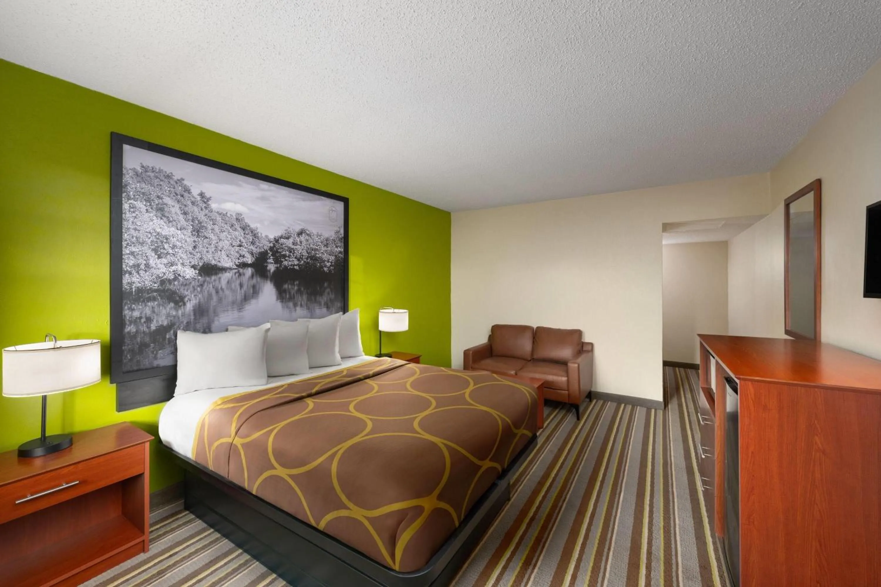 Photo of the whole room, Bed in Super 8 by Wyndham Lake City