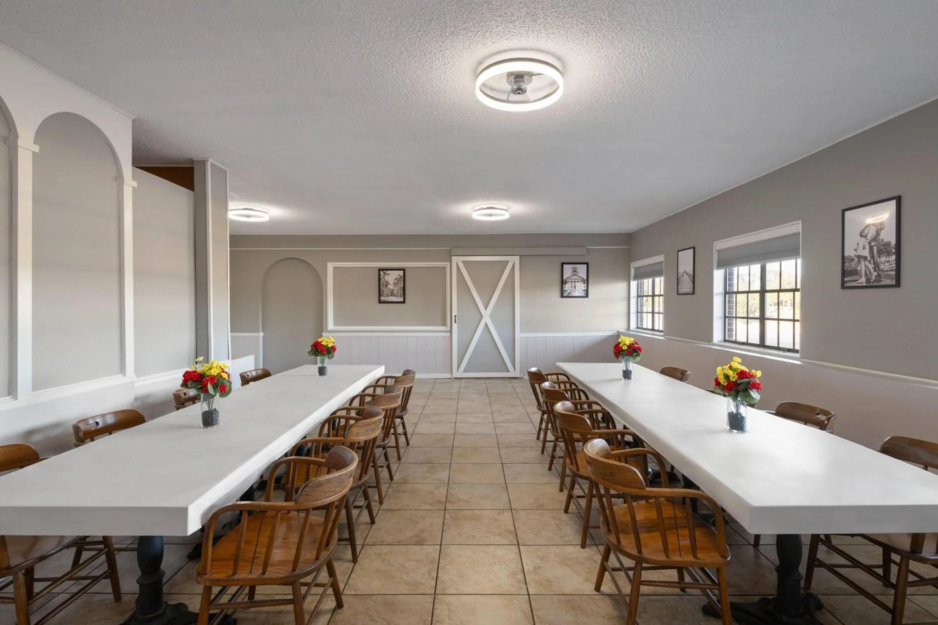 Meeting/conference room in Super 8 by Wyndham Lake City